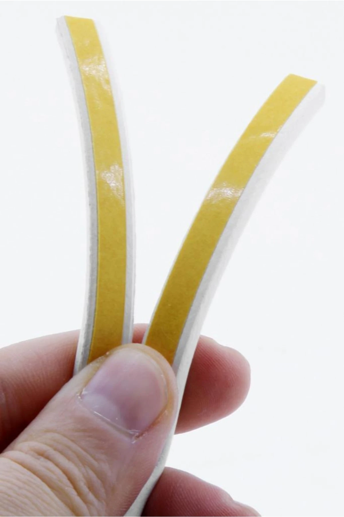 Kapı Pencere Bandı 1x2=2 Mt Su Geçirmez Izolasyon Fitili Ses Soğuk Isı Yalıtım Bandı (BEYAZ)