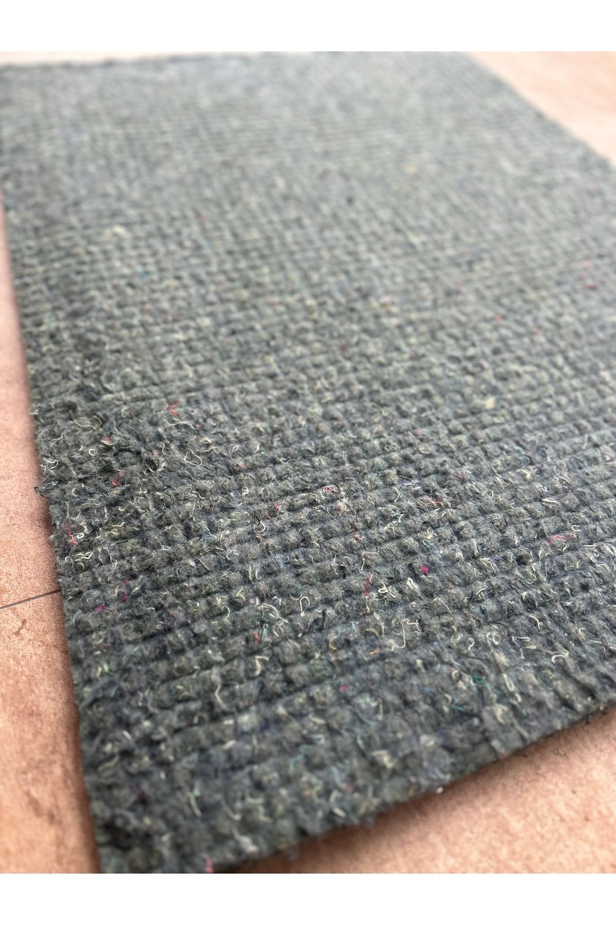 Araç Taban Izolasyon Keçesi (70X100 CM TABAKA)