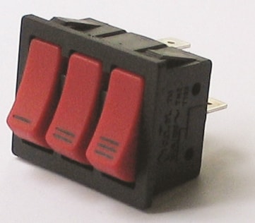 Üçlü Işıksız Anahtar 4 Soketli