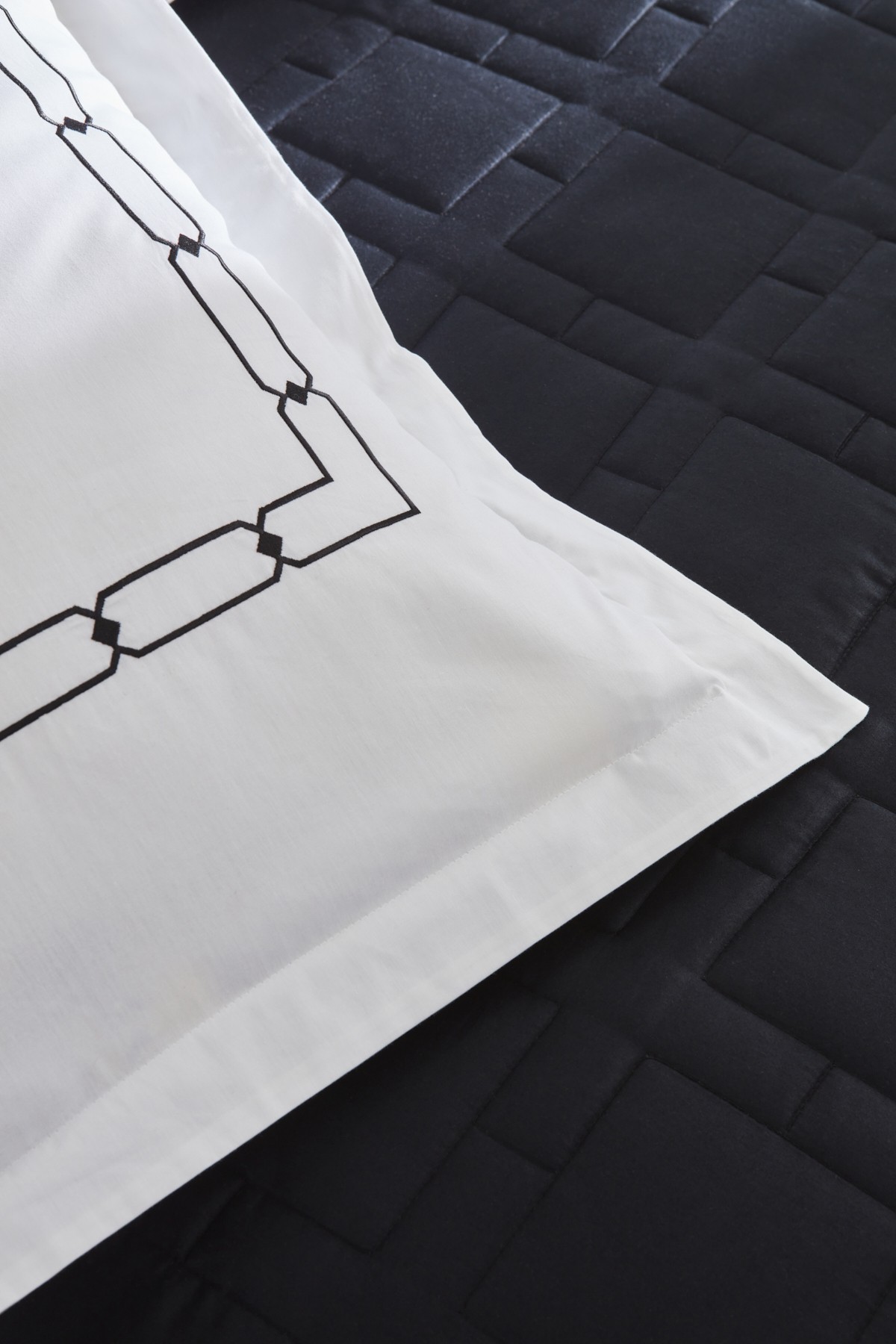 White Collection Diane Çift Kişilik Nakışlı Percale Nevresim Takımı Beyaz