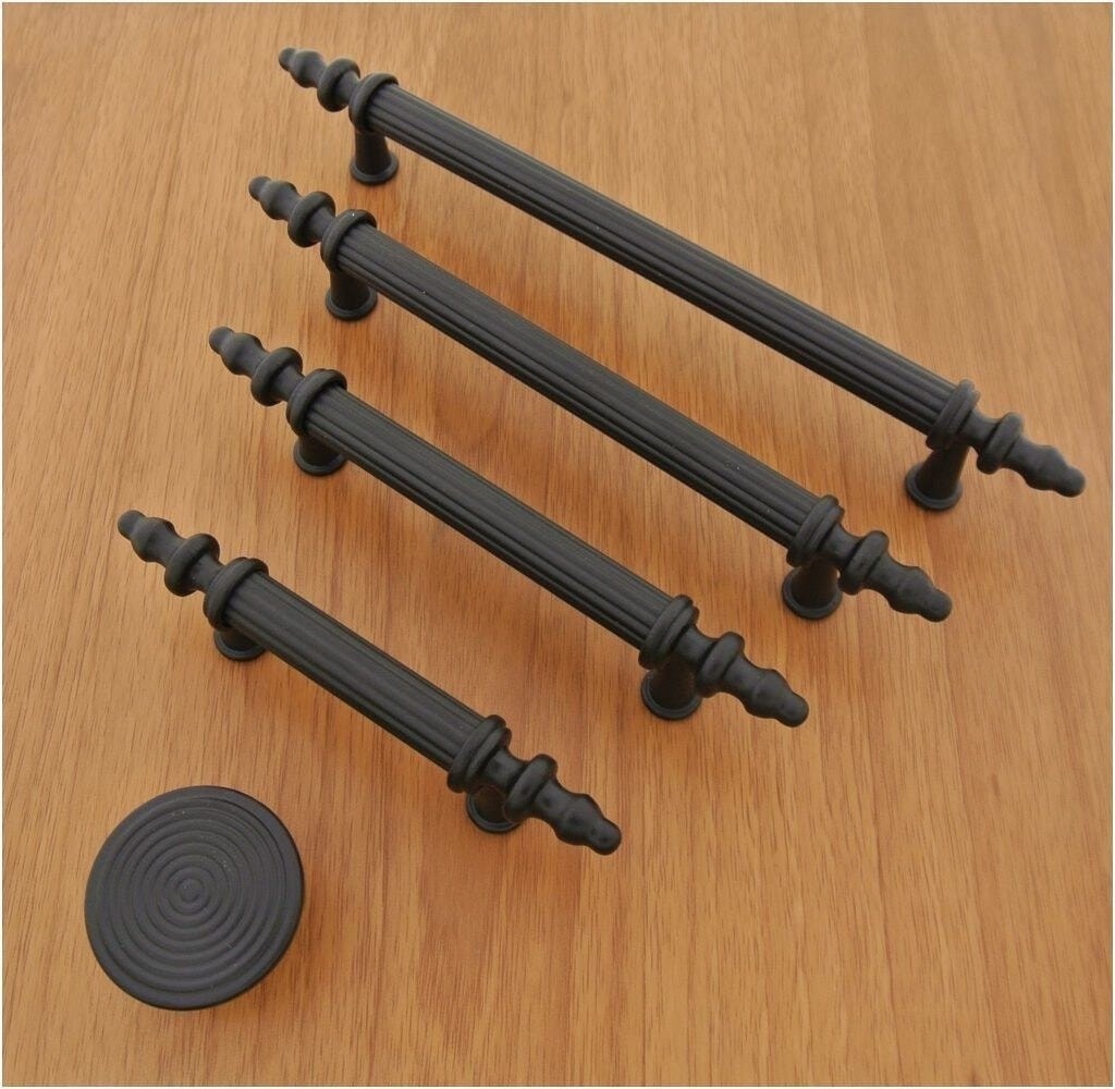 Istanbul E-Hırdavat Kumru Boy Kulp Mat Siyah 128 mm Dolap Statik Boyalı
