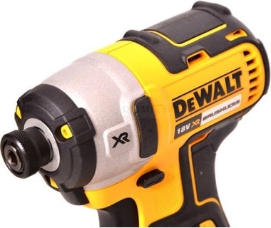 DCF887NT Darbeli Tornavida +2 x 5 Ah Akü +1 x Dolum Cihazı