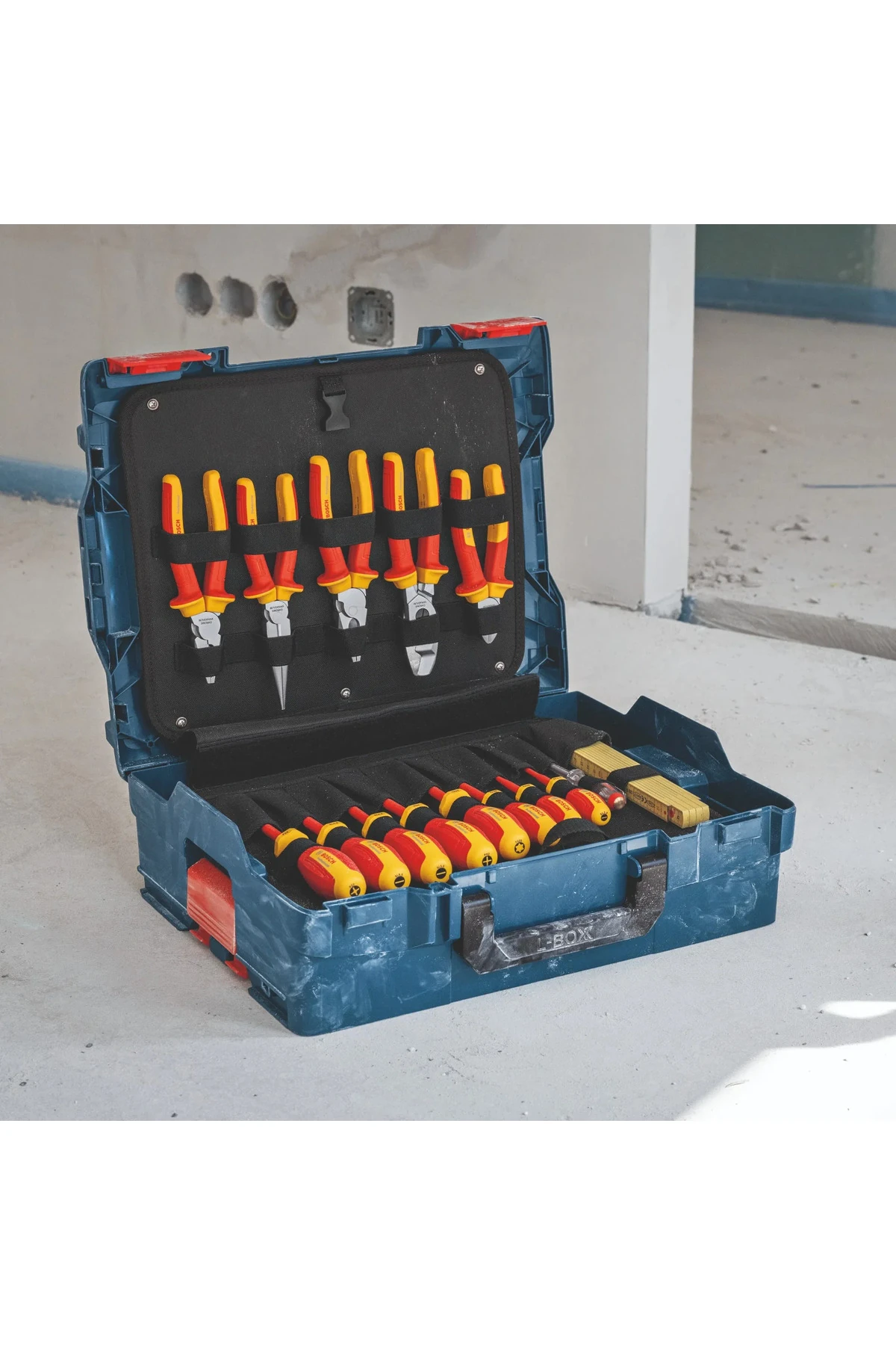 Elektrikçi El Aleti Seti 37 li 1600A02NG4