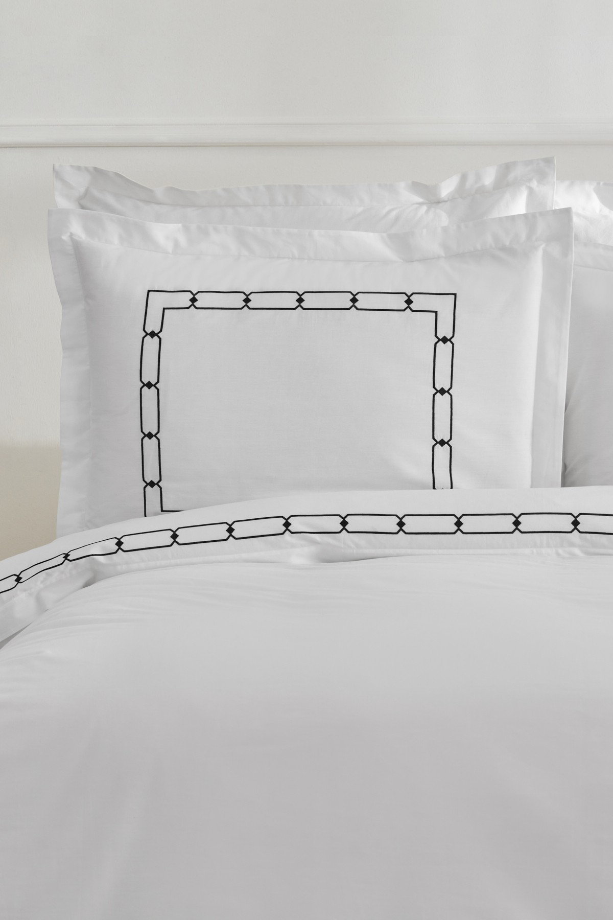 White Collection Diane Çift Kişilik Nakışlı Percale Nevresim Takımı Beyaz