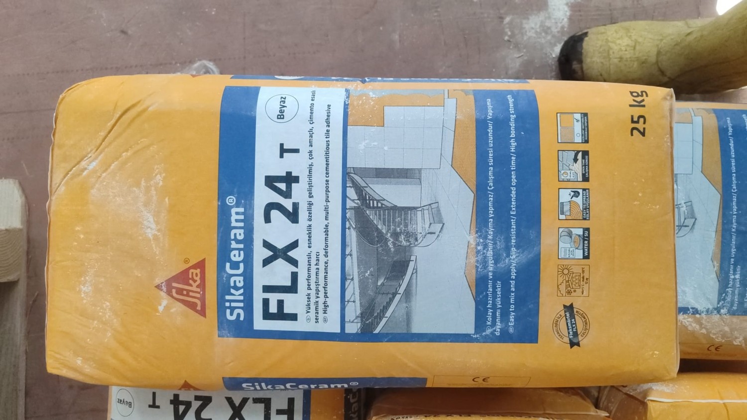 ceram Flx-24 T Gri Çimento Esaslı, Polimer Takviyeli, Esnek Seramik Yapıştırıcısı 25KG