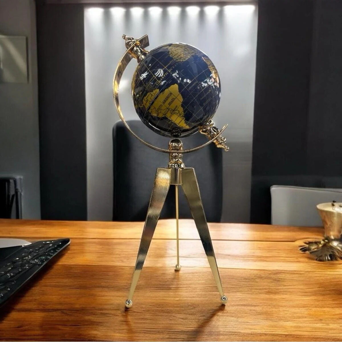 Dekoratif Metal Ithal Üç Ayaklı Dünya Küre Gold Siyah