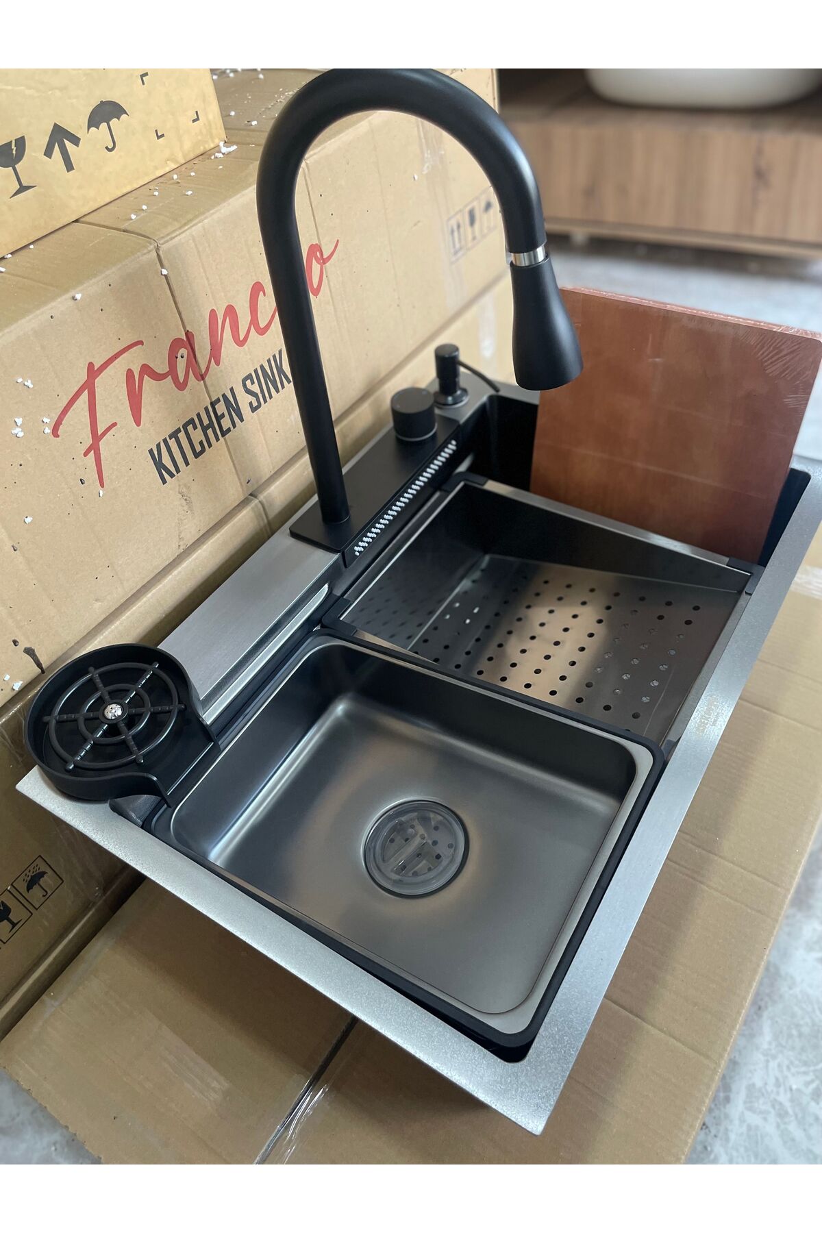 Ekser 65x45 Cm Akıllı Evye Seti Teknolojik Batatyalı Şelale Evye Siyah Tüm Aparatları Dahil