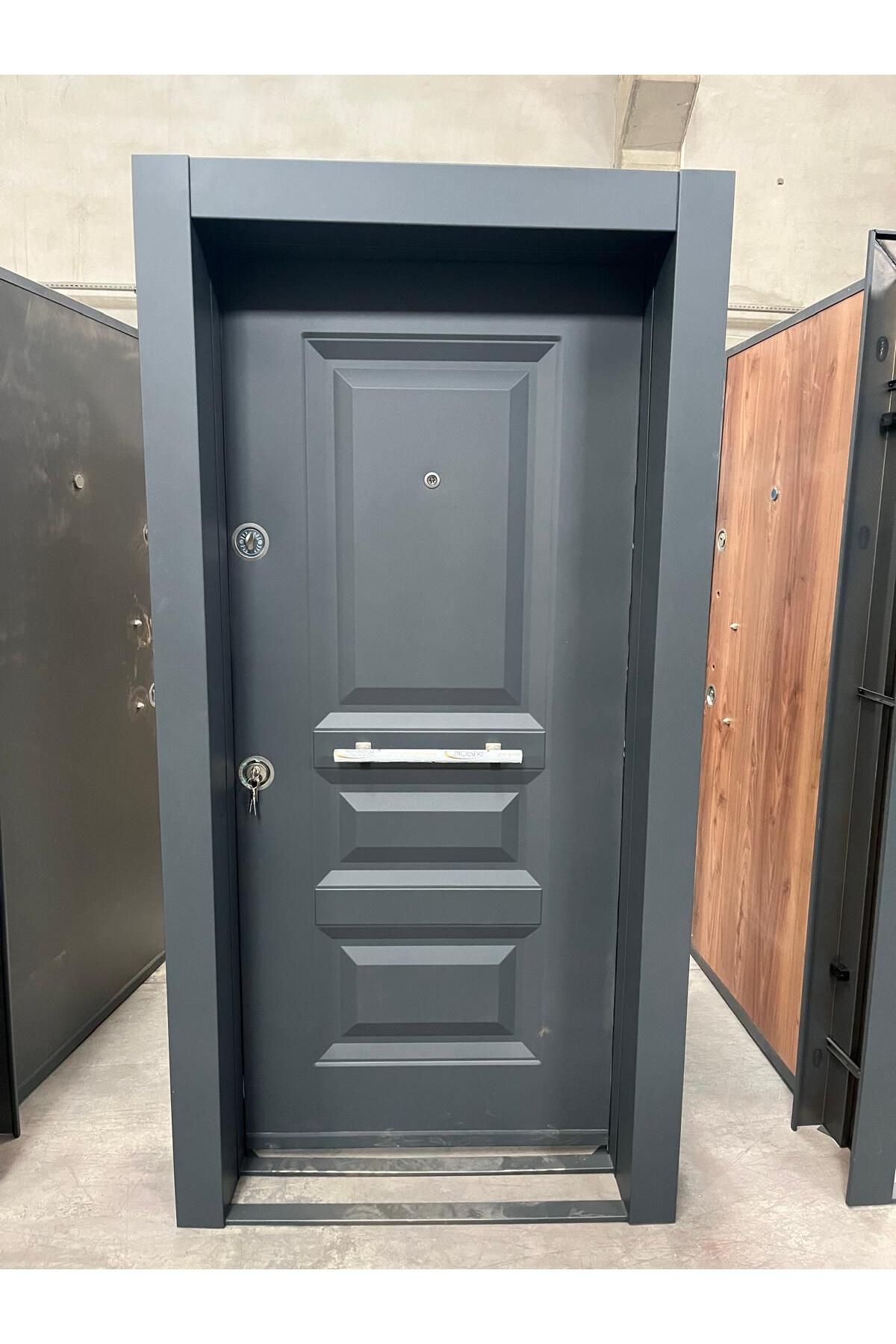 Metal Yüzeyli Çelik Kapı Sağ