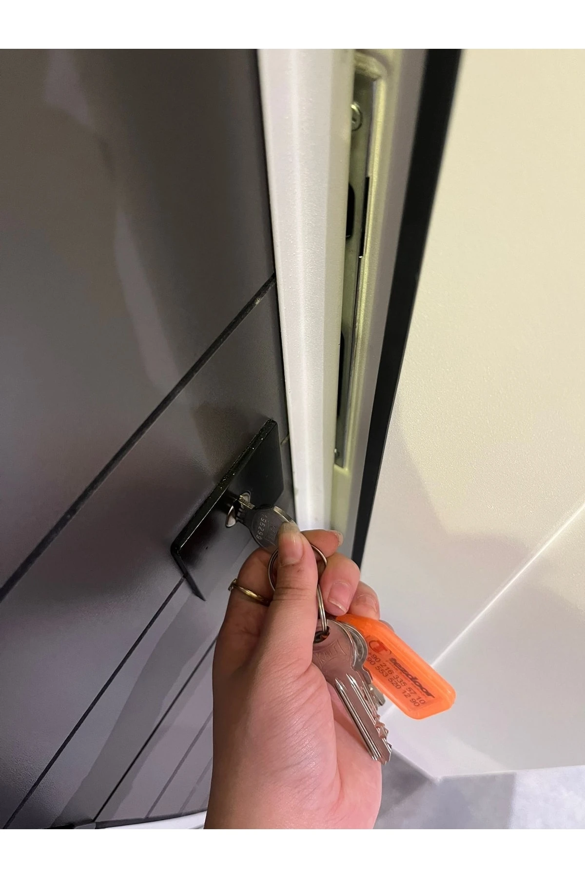 Çelik Kapı Antrasit Düz Model Çelik Kapı,tırnaklı Çelik Kapı, Çelik Kapı Sağ Açılım