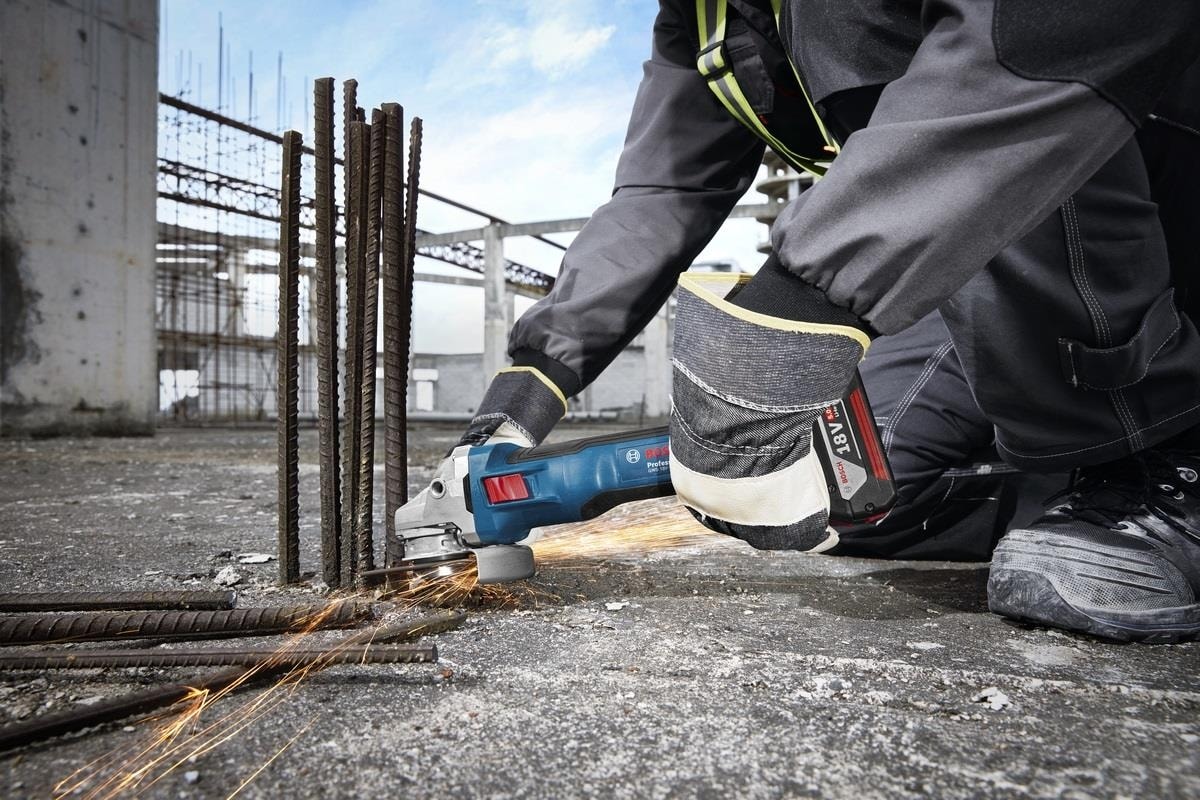 BOSCH Gws 18V-11 S 1x4 Ah Procore Akülü Devir Ayarlı Taşlama Bez Çantalı