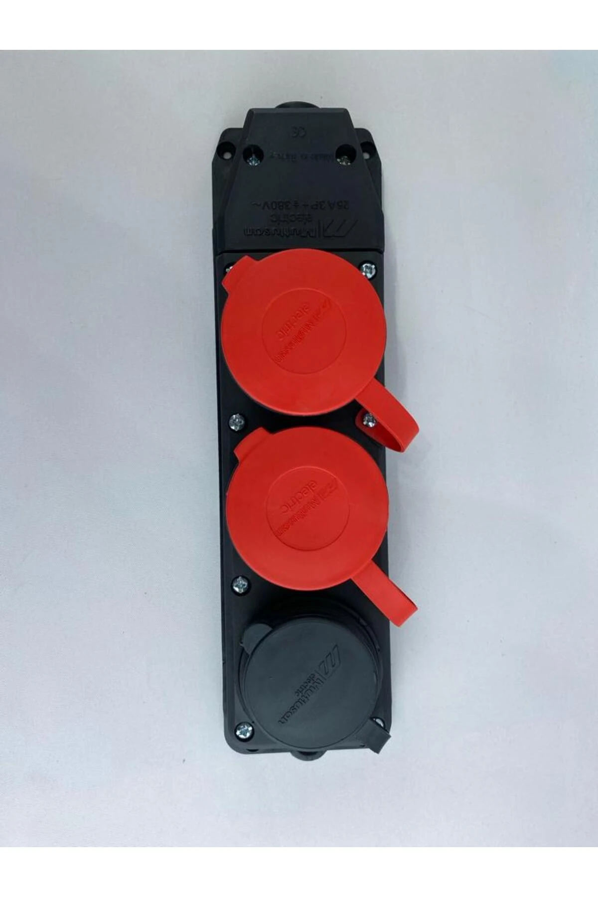 MUT-316. 2 TRİFAZE+1 MONOFAZE GRUP PRİZ