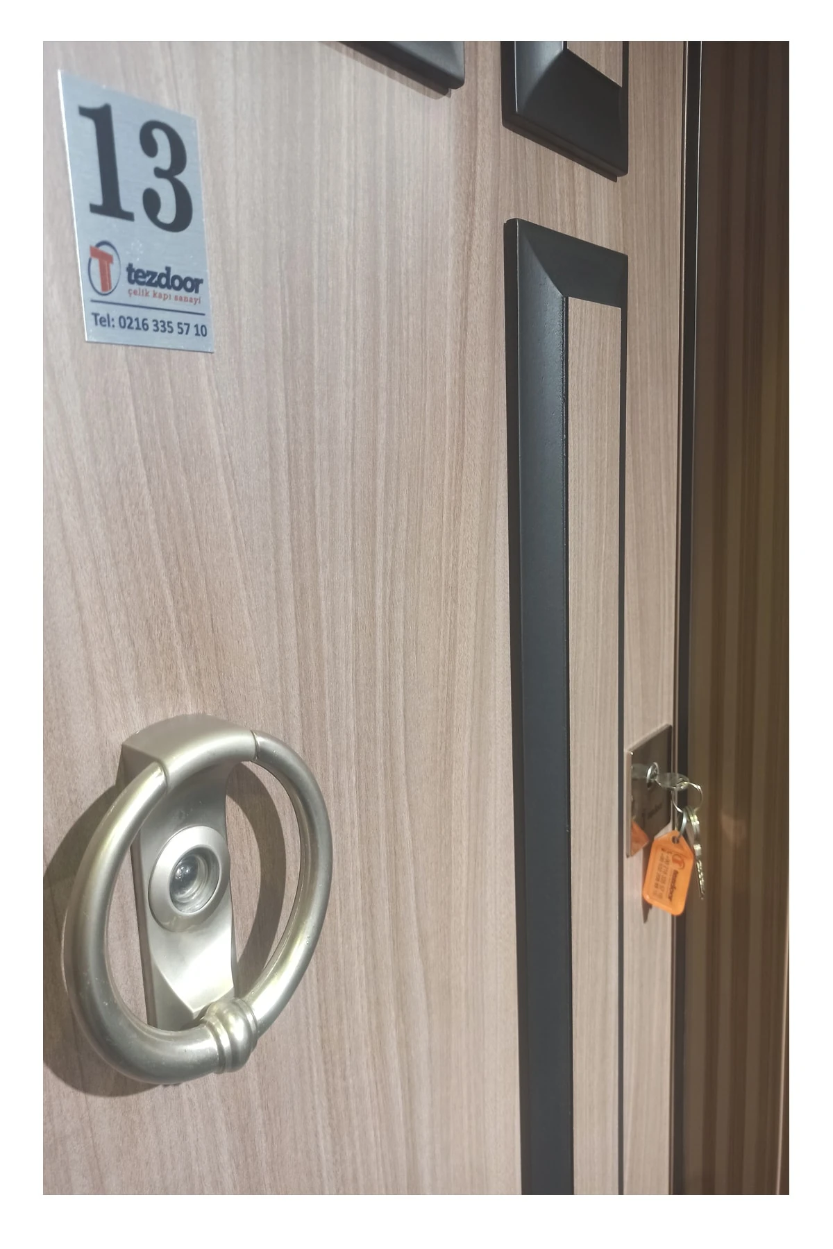 Celik Kapi Tırnaklı Sistem Eskitme Kasalı Kabartmalı Model Daire Kapısı Çelik Kapı Sağ Açılım