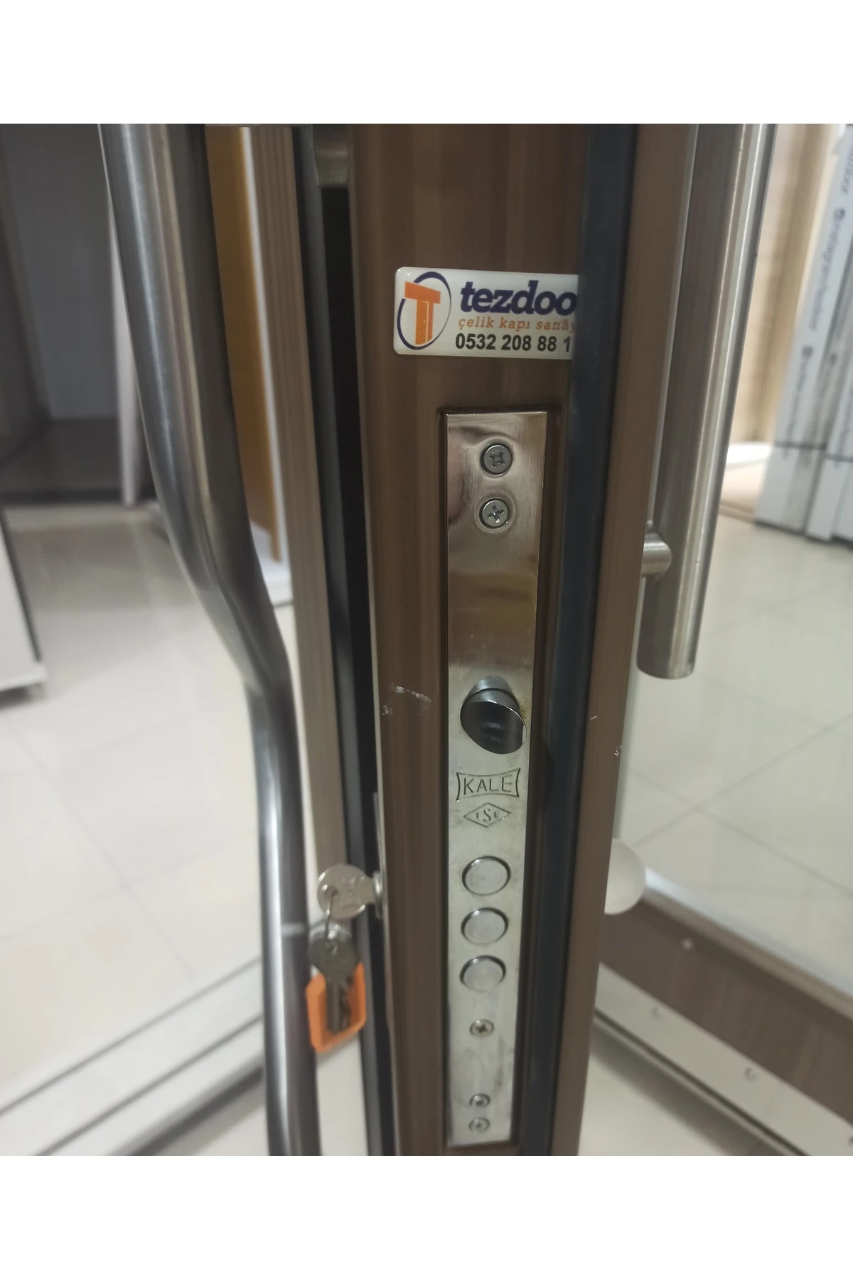 Apartman Kapısı Bina Kapıları Sağ Açılım