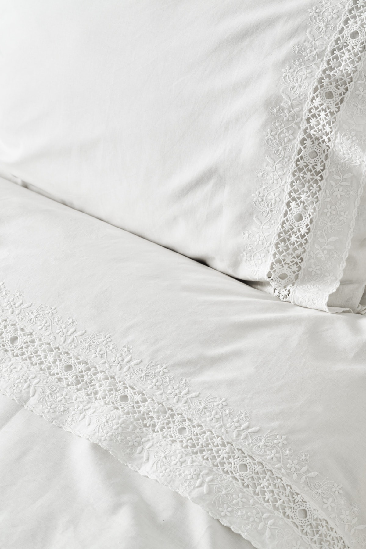 White Collection Mia Dantelli Çift Kişilik Nevresim Takımı Beyaz