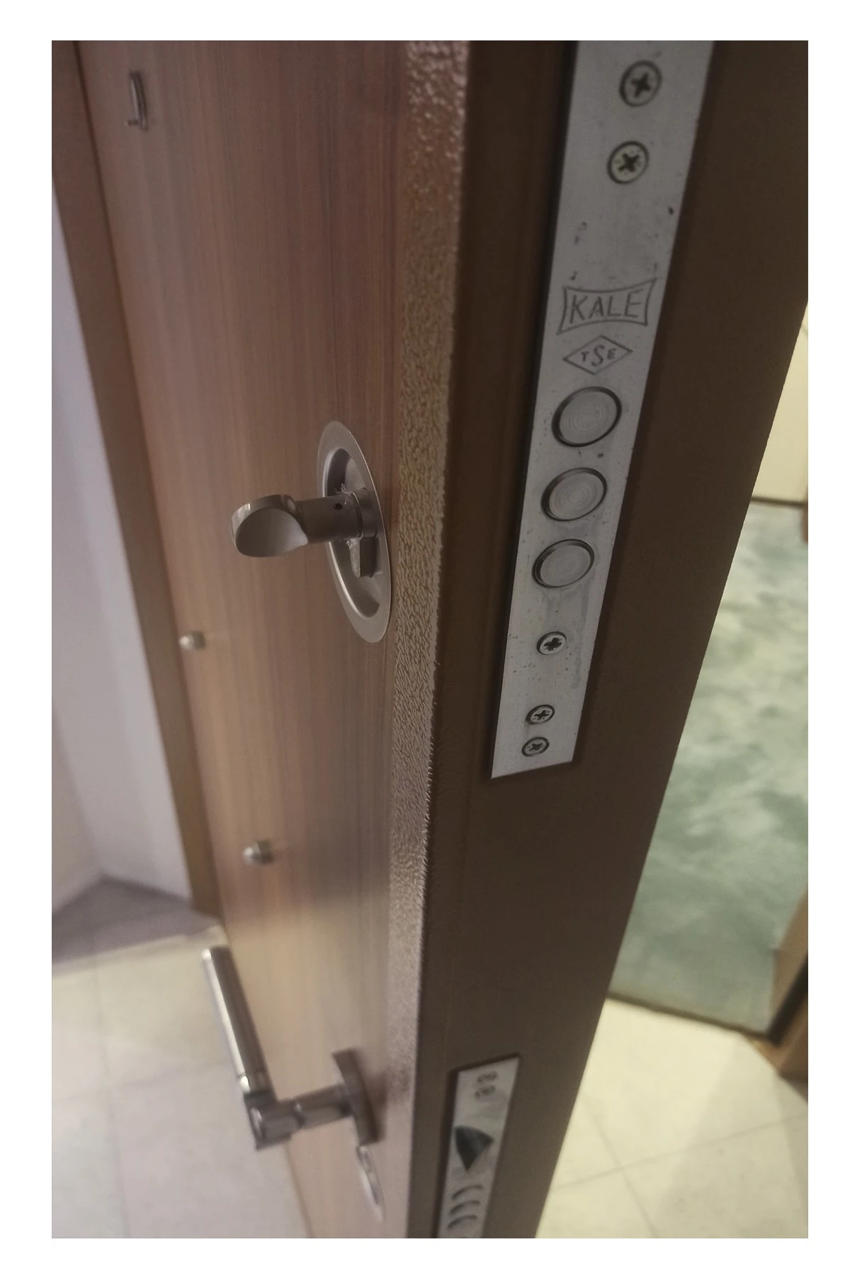 Çelik Kapı Modelleri Ahşap Kaplama Kasalı Düz Model Daire Kapısı, Çelik Kapı Sol Açılım