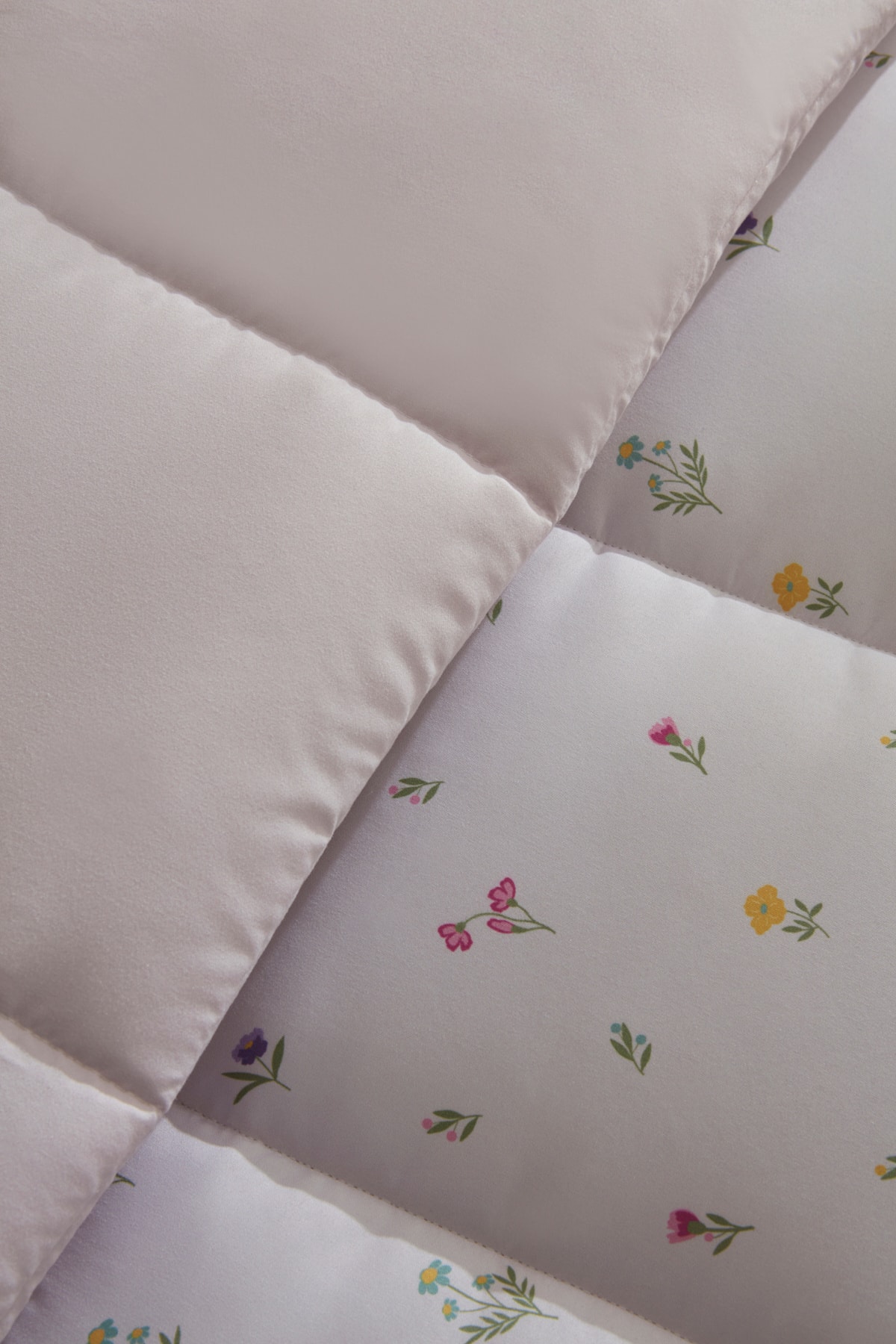 Young Flowery Tek Kişilik Baskılı Yorgan