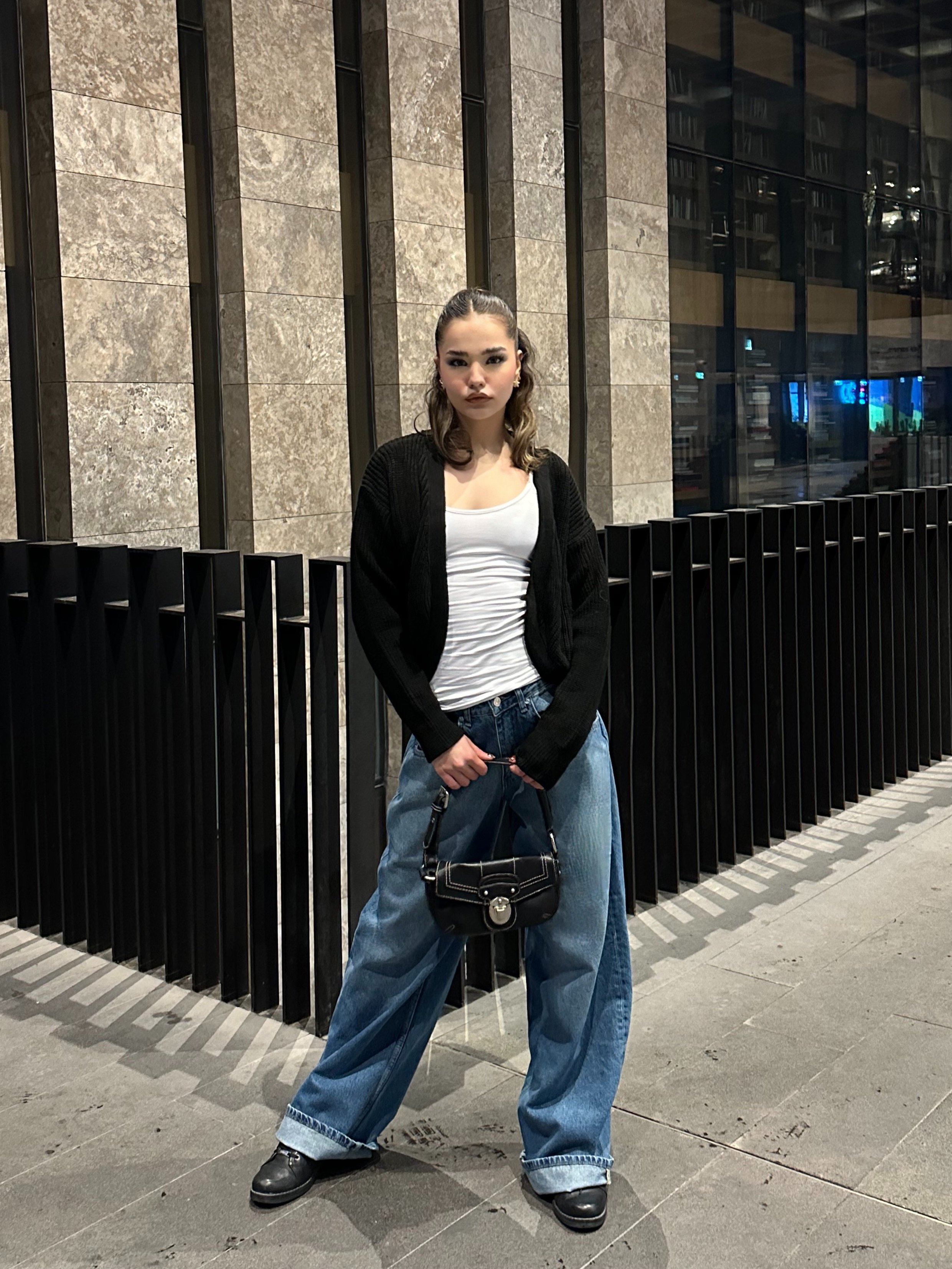 Biyeli Crop Siyah Triko Hırka
