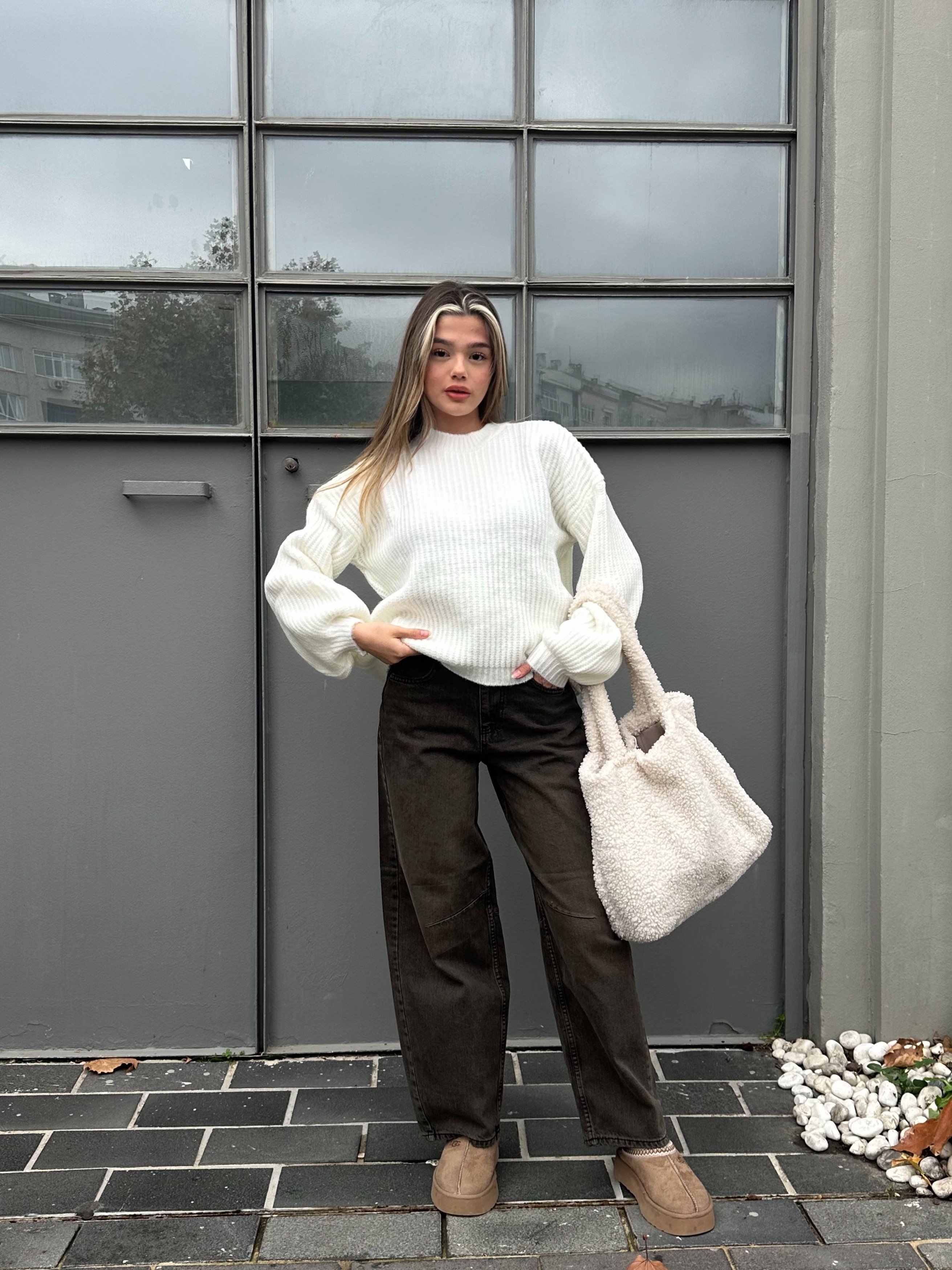 Beyaz Oversize Triko Kazak