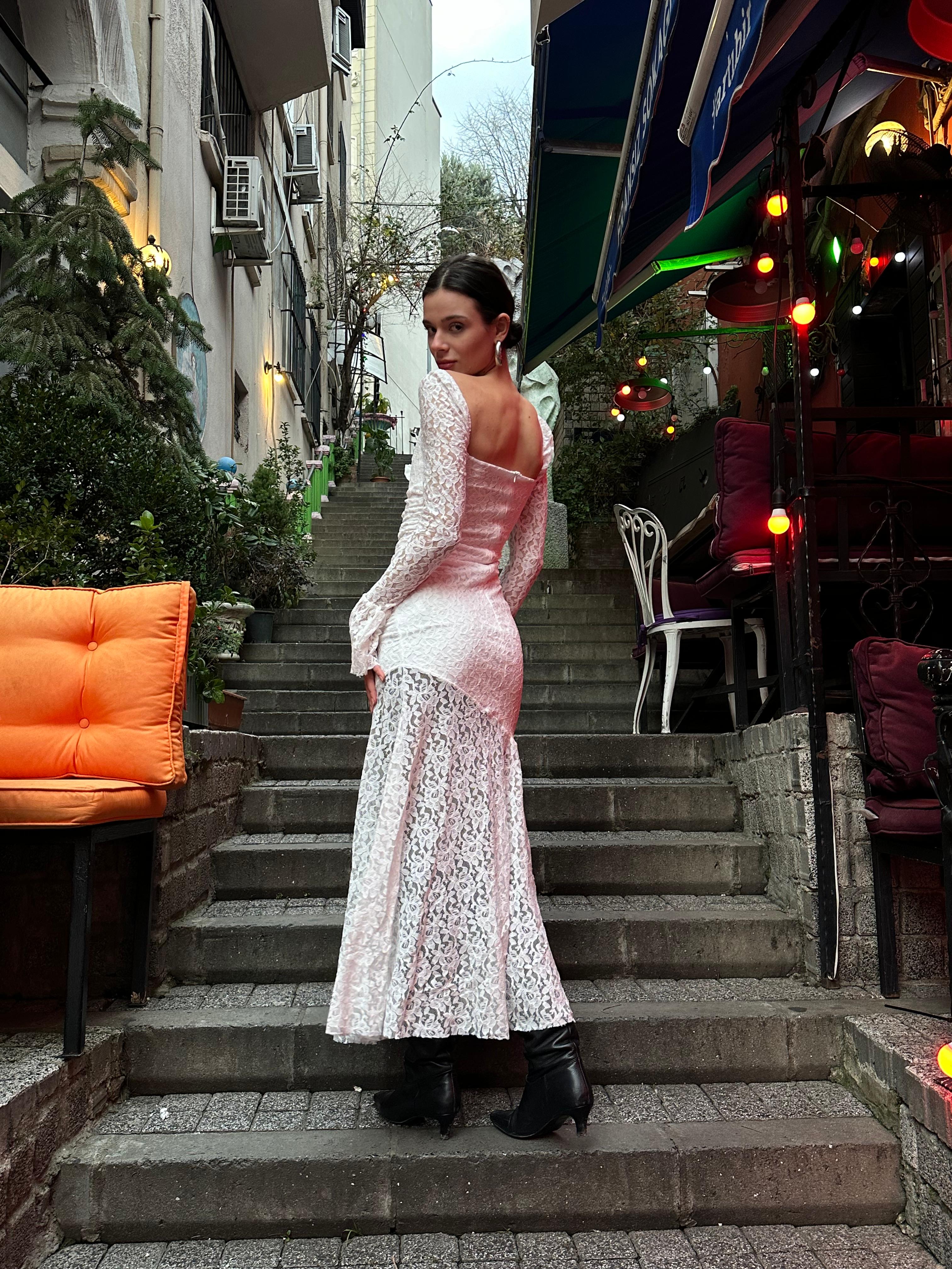 Beyaz Drape Detay Dantelli Maxi Elbise