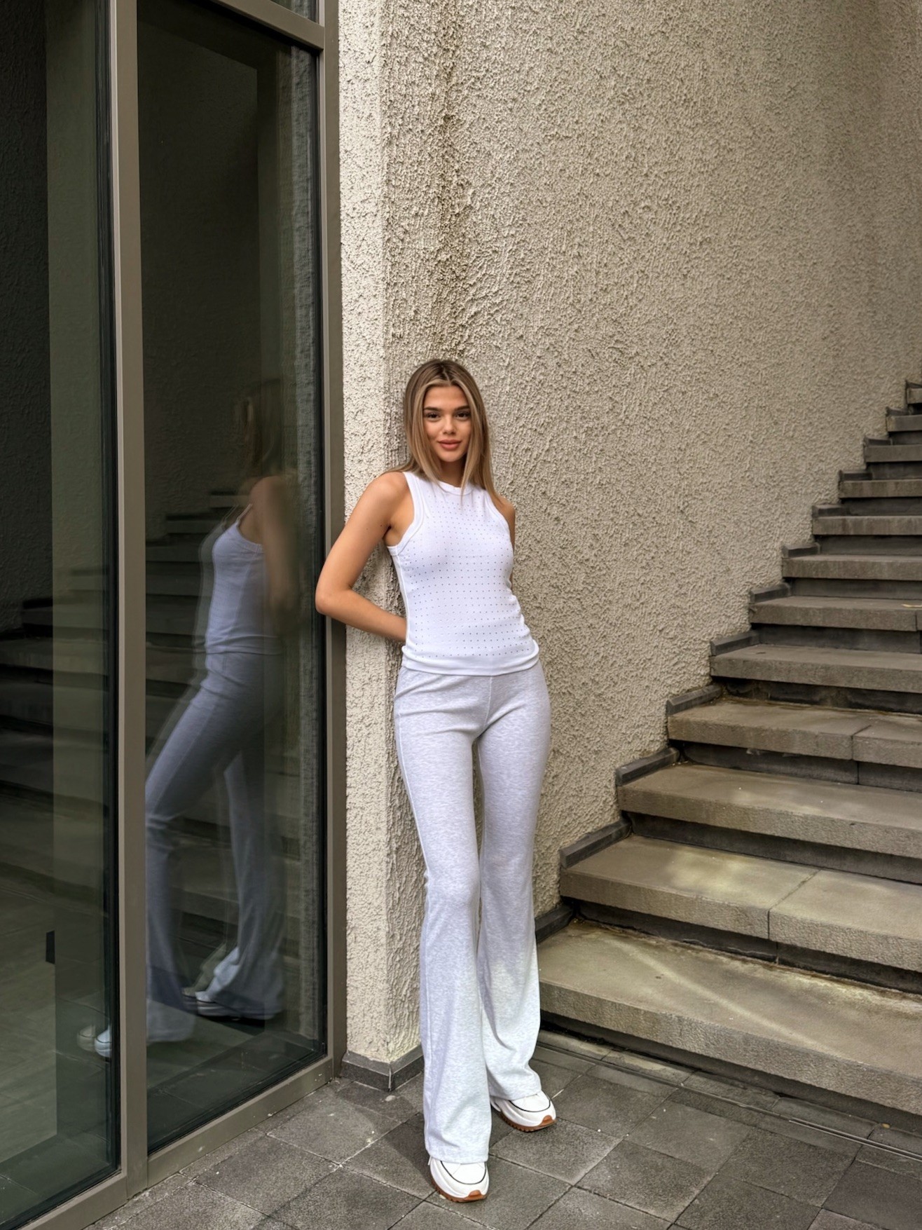 Fleur Taş Detaylı Halter Yaka Crop