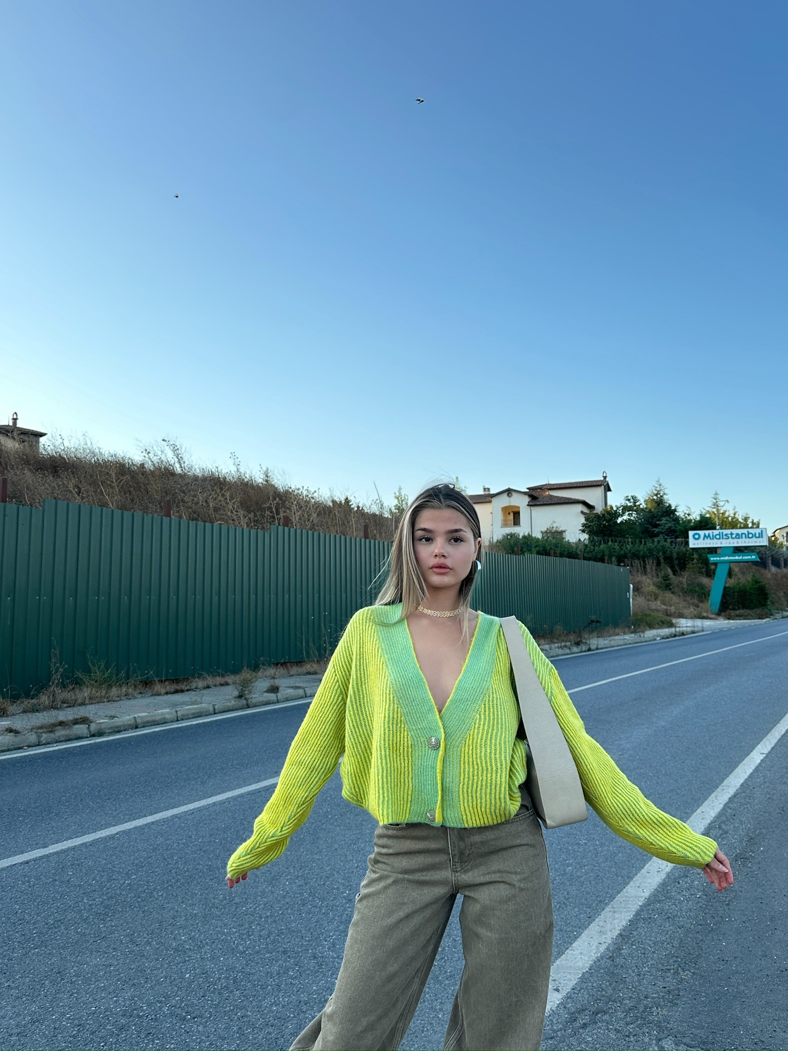 Çift Renk Sarı-Yeşil Örme Hırka