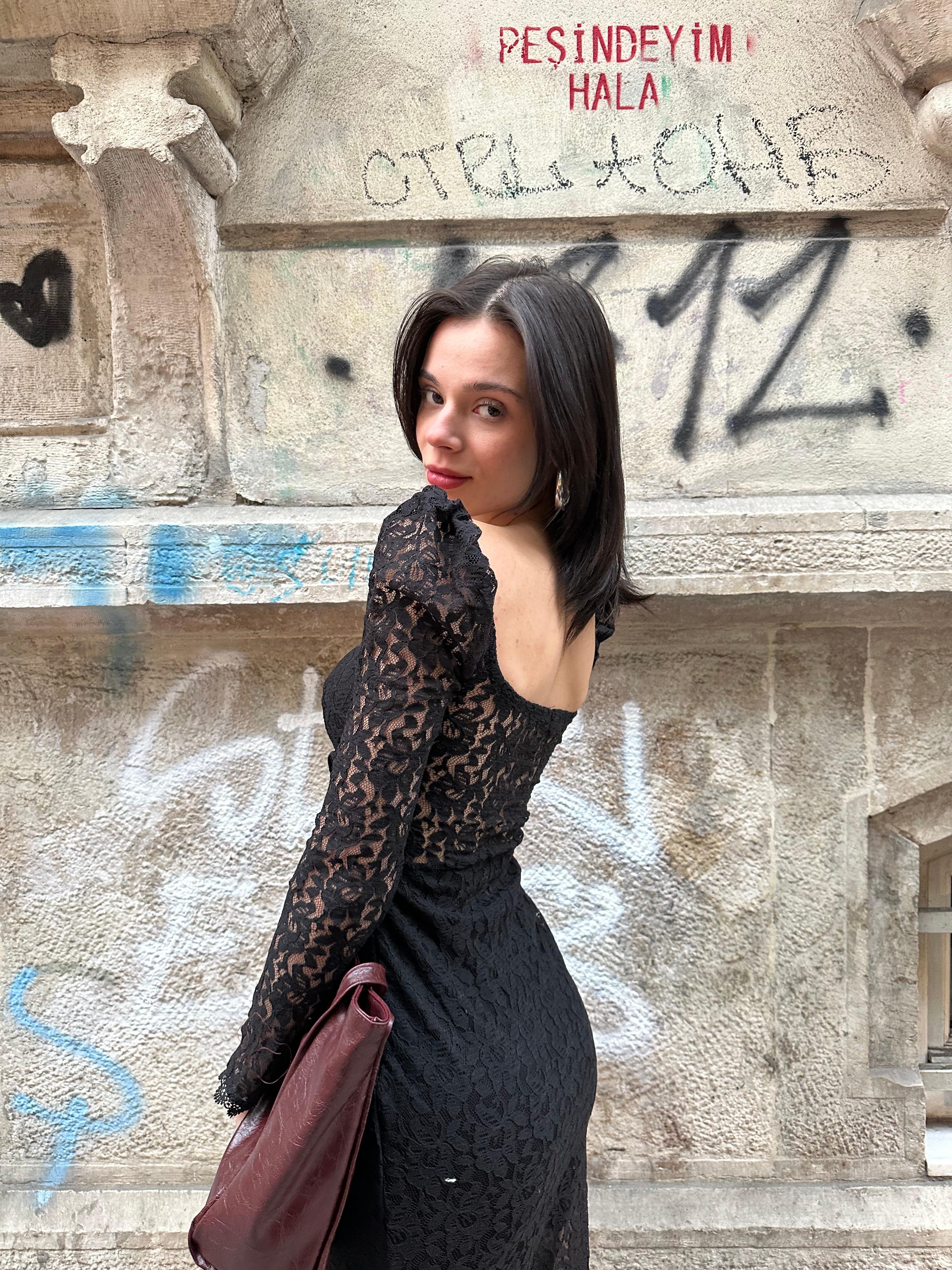 Siyah Drape Detay Dantelli Maxi Elbise