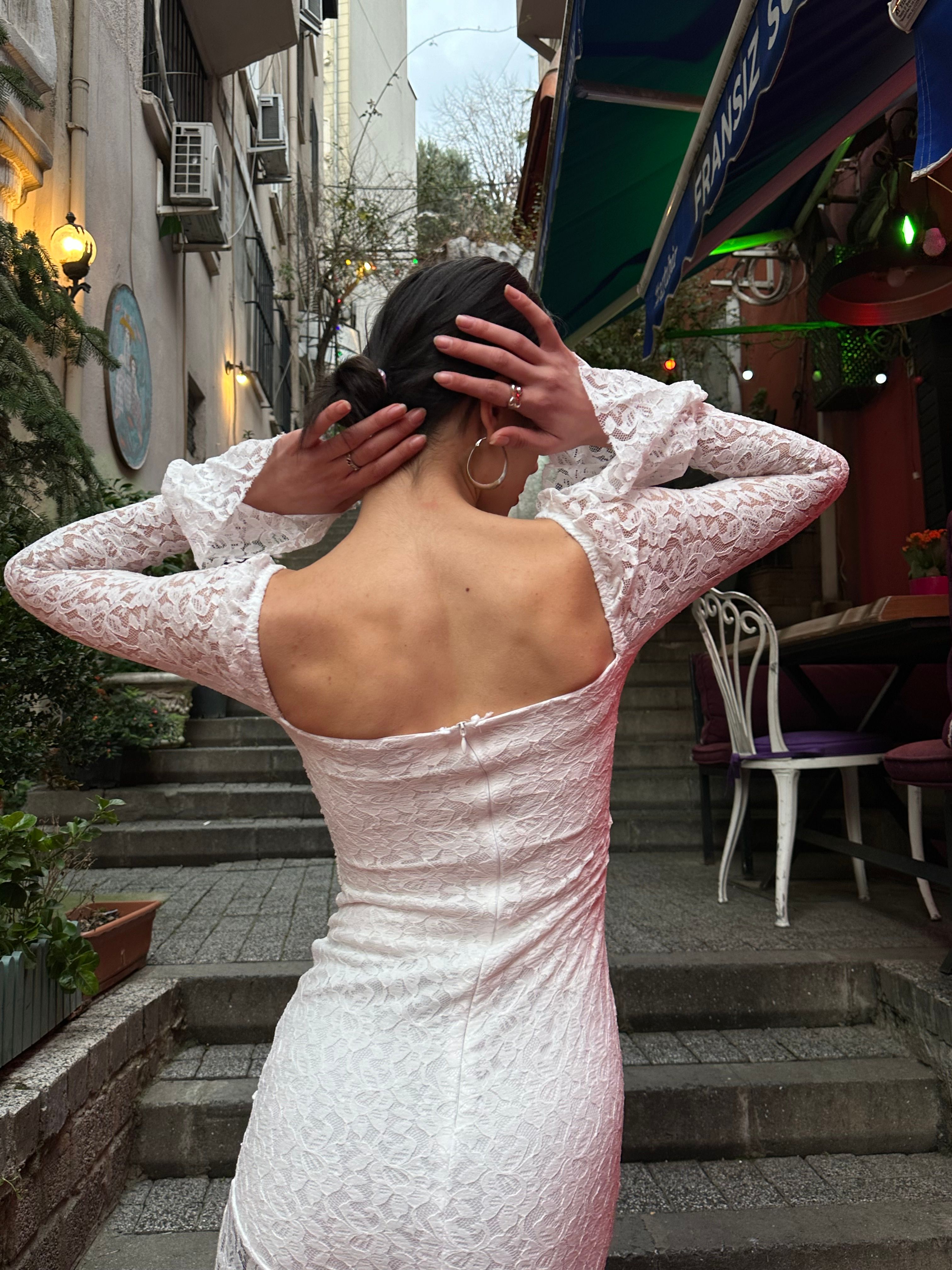 Beyaz Drape Detay Dantelli Maxi Elbise