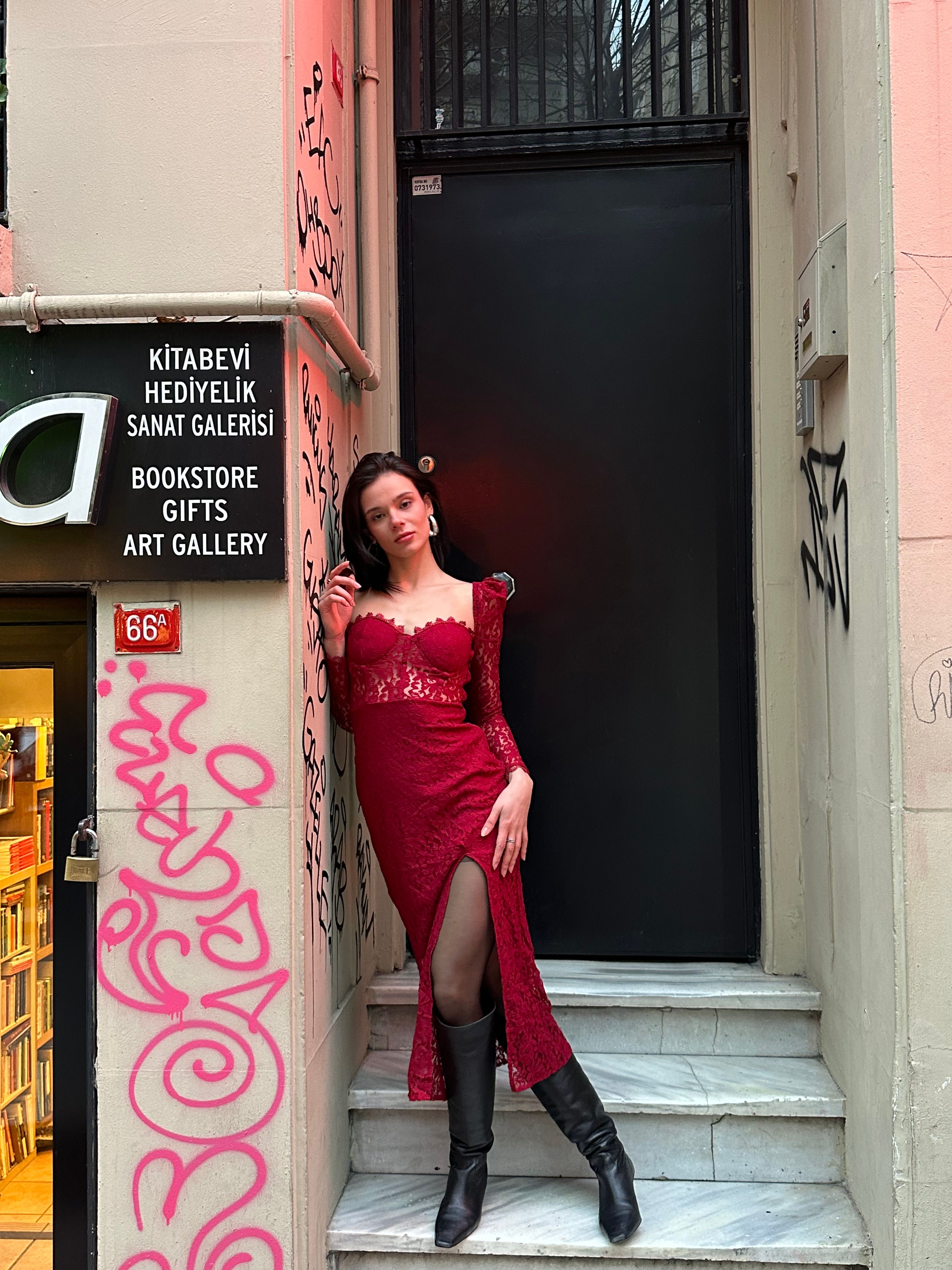 Kırmızı Drape Detay Dantelli Maxi Elbise