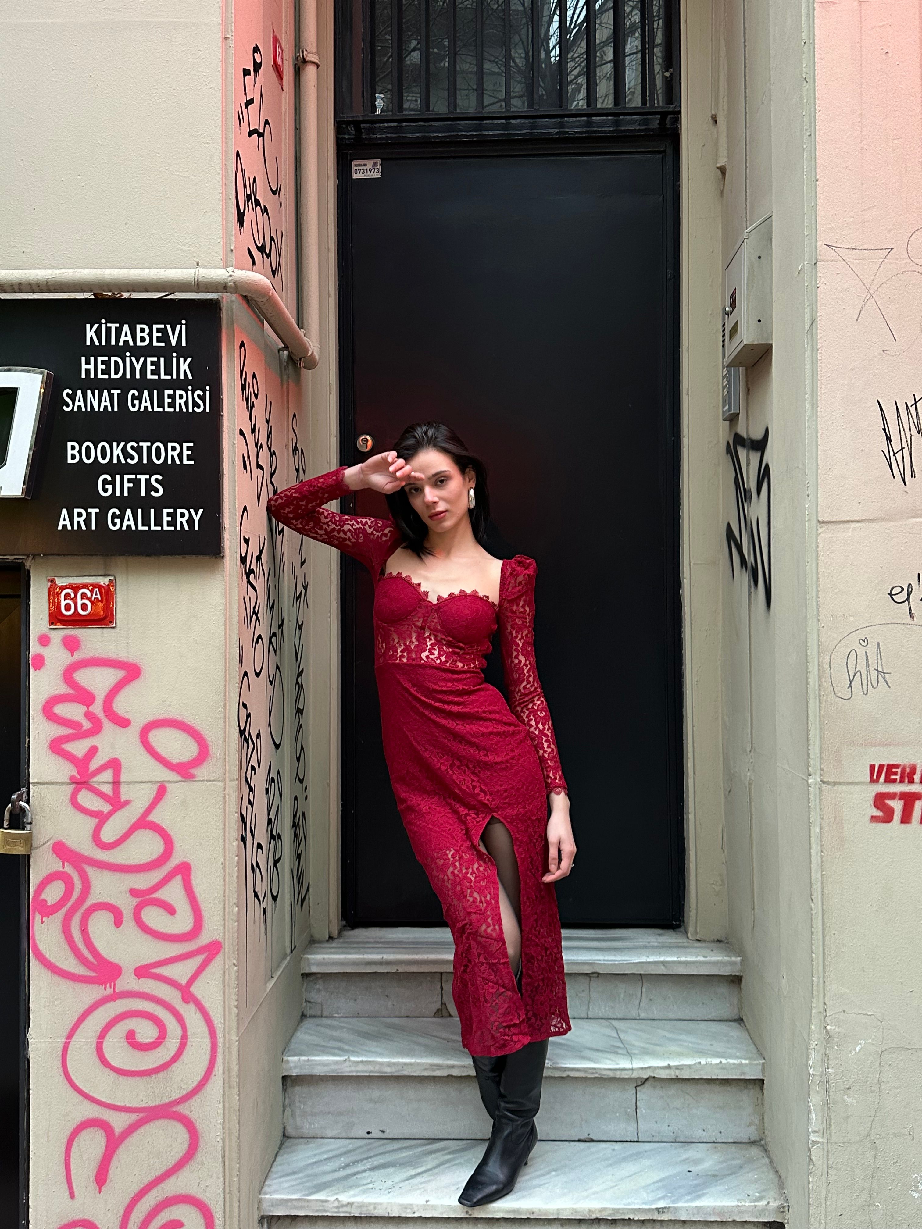 Kırmızı Drape Detay Dantelli Maxi Elbise