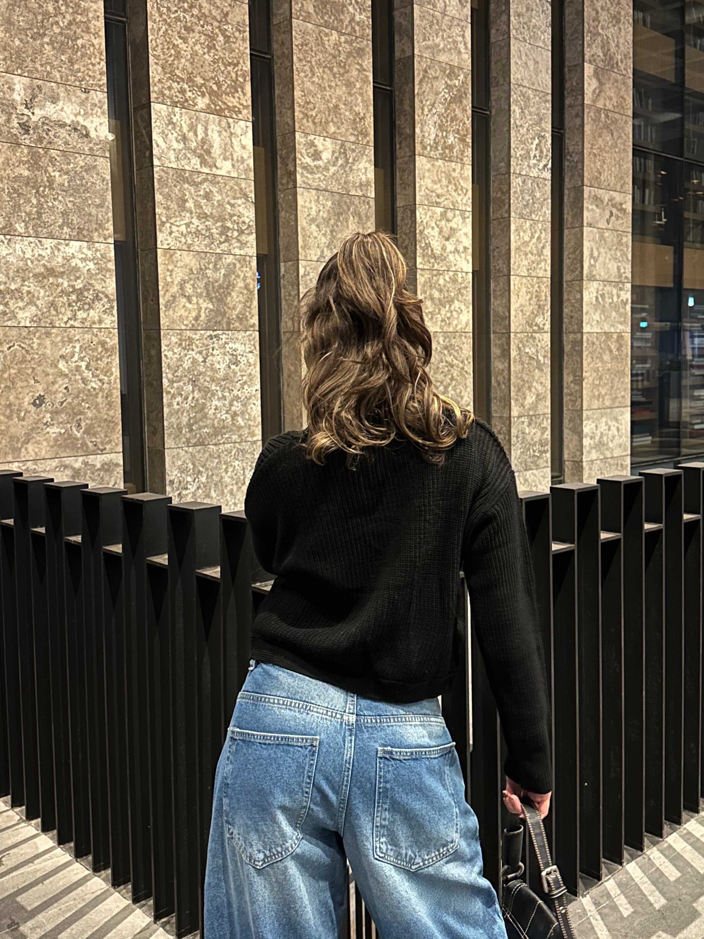 Biyeli Crop Siyah Triko Hırka