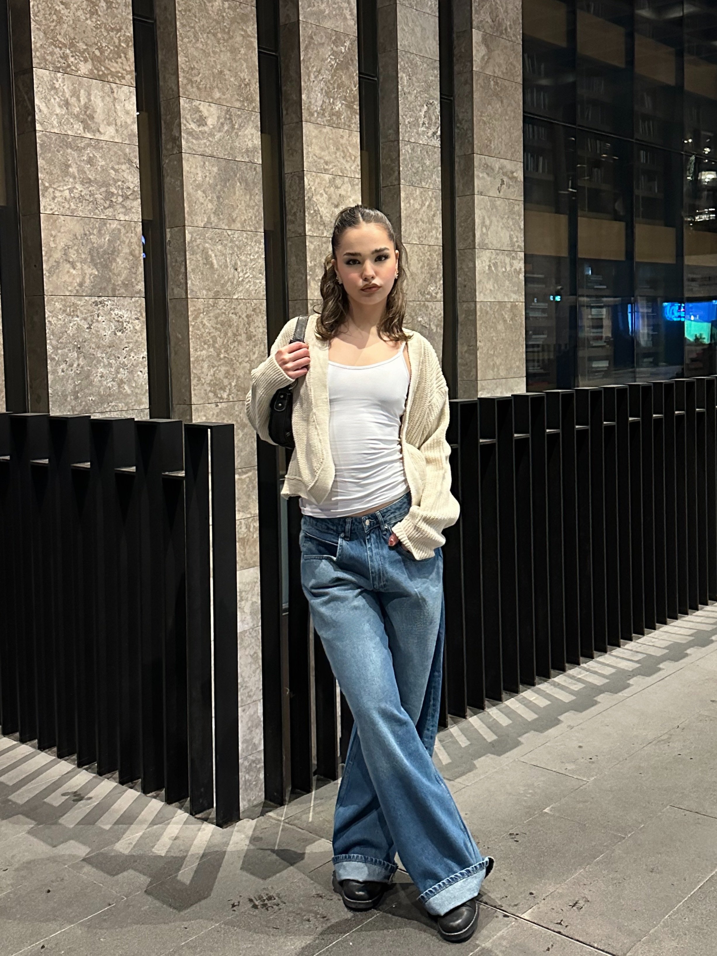 Biyeli Crop Bej Triko Hırka