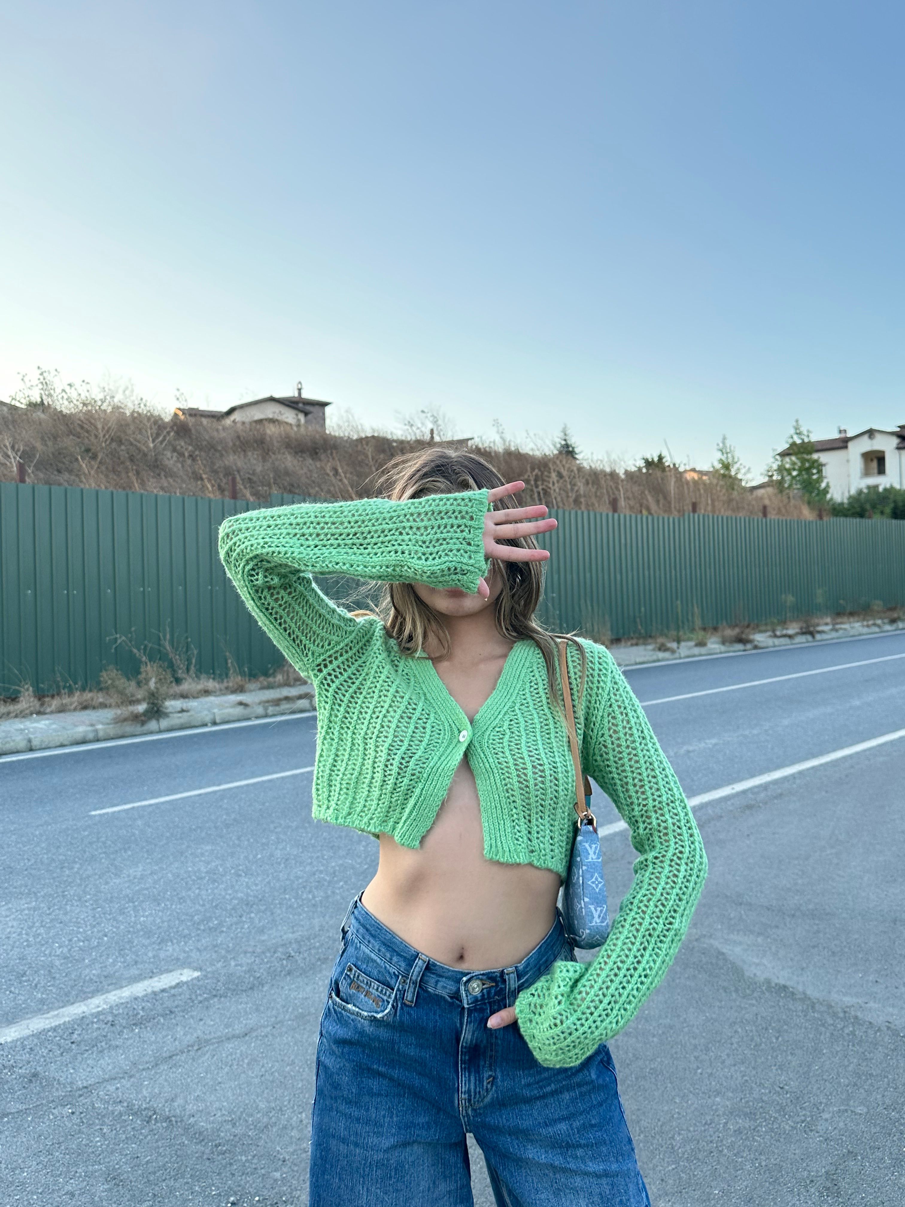 V Yaka Düğmeli Yeşil Crop
