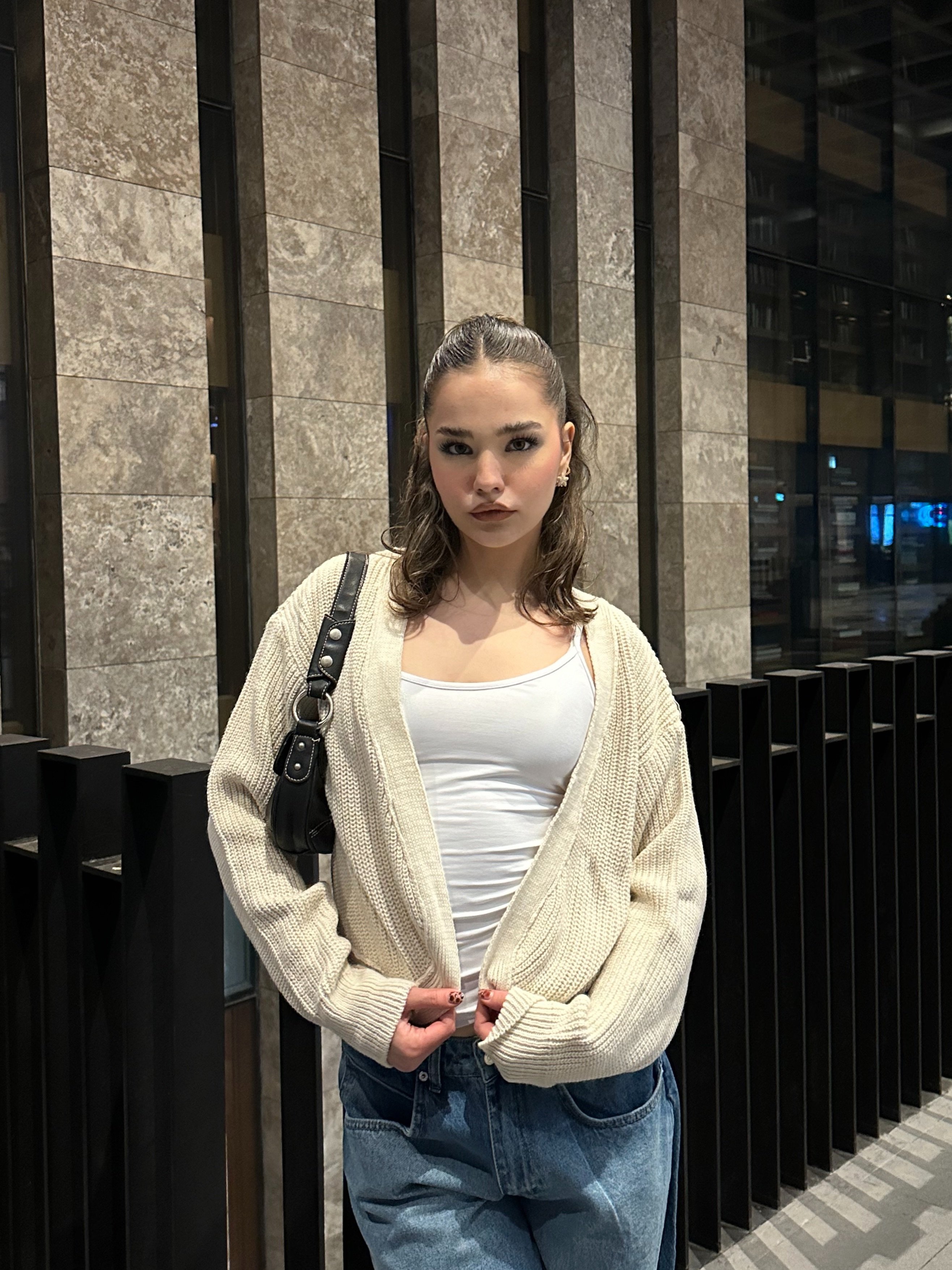 Biyeli Crop Bej Triko Hırka