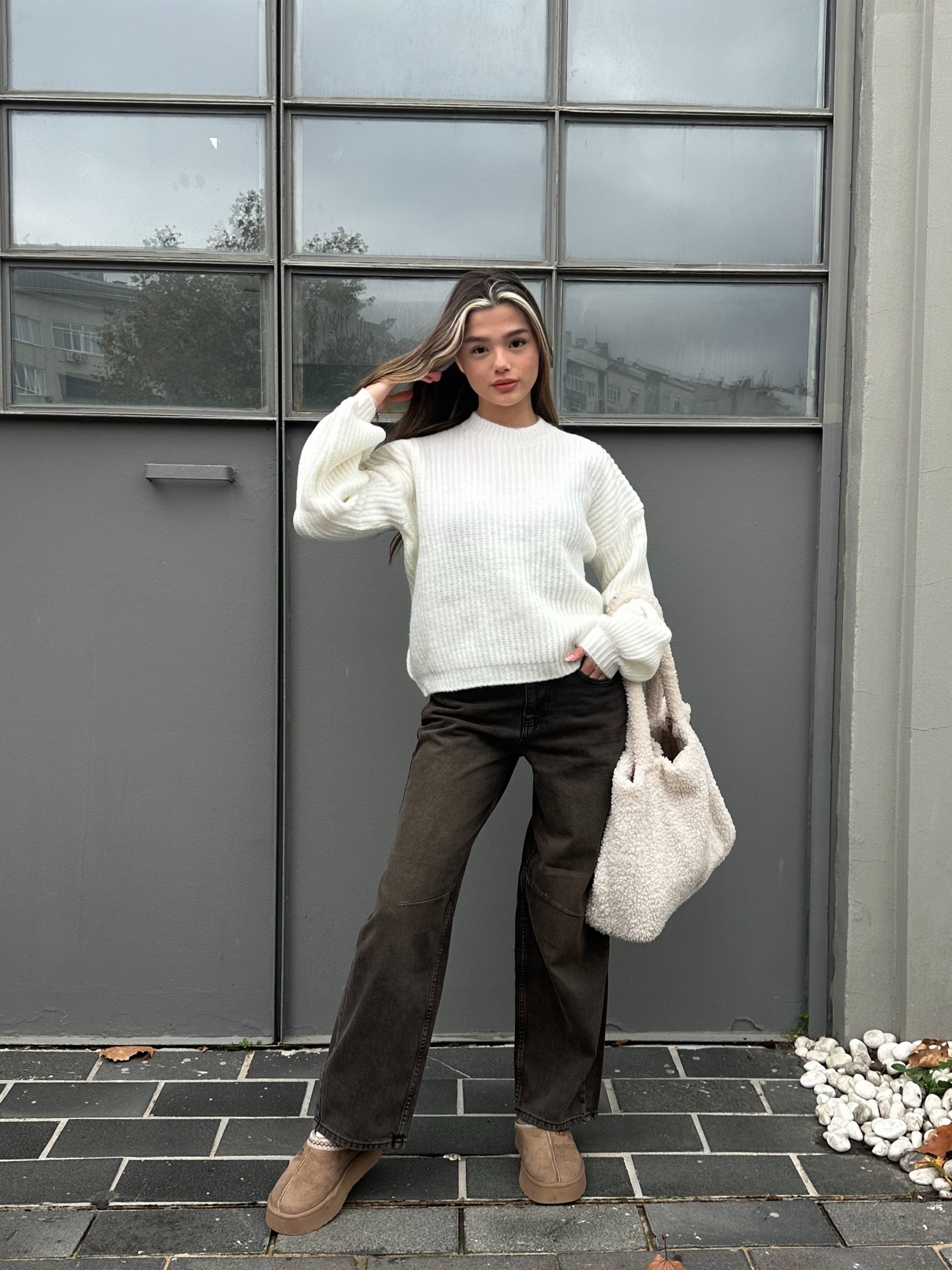 Beyaz Oversize Triko Kazak