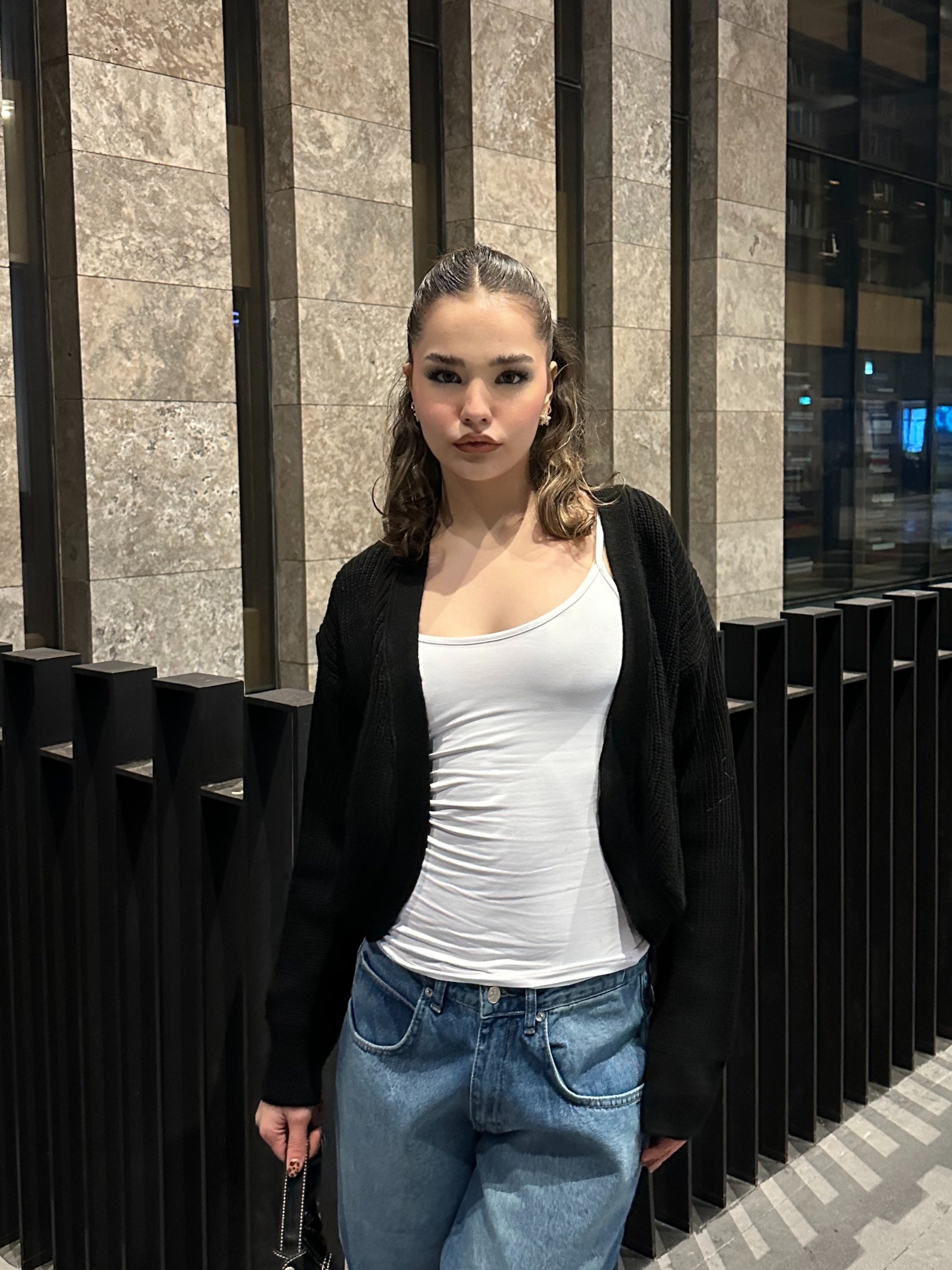 Biyeli Crop Siyah Triko Hırka