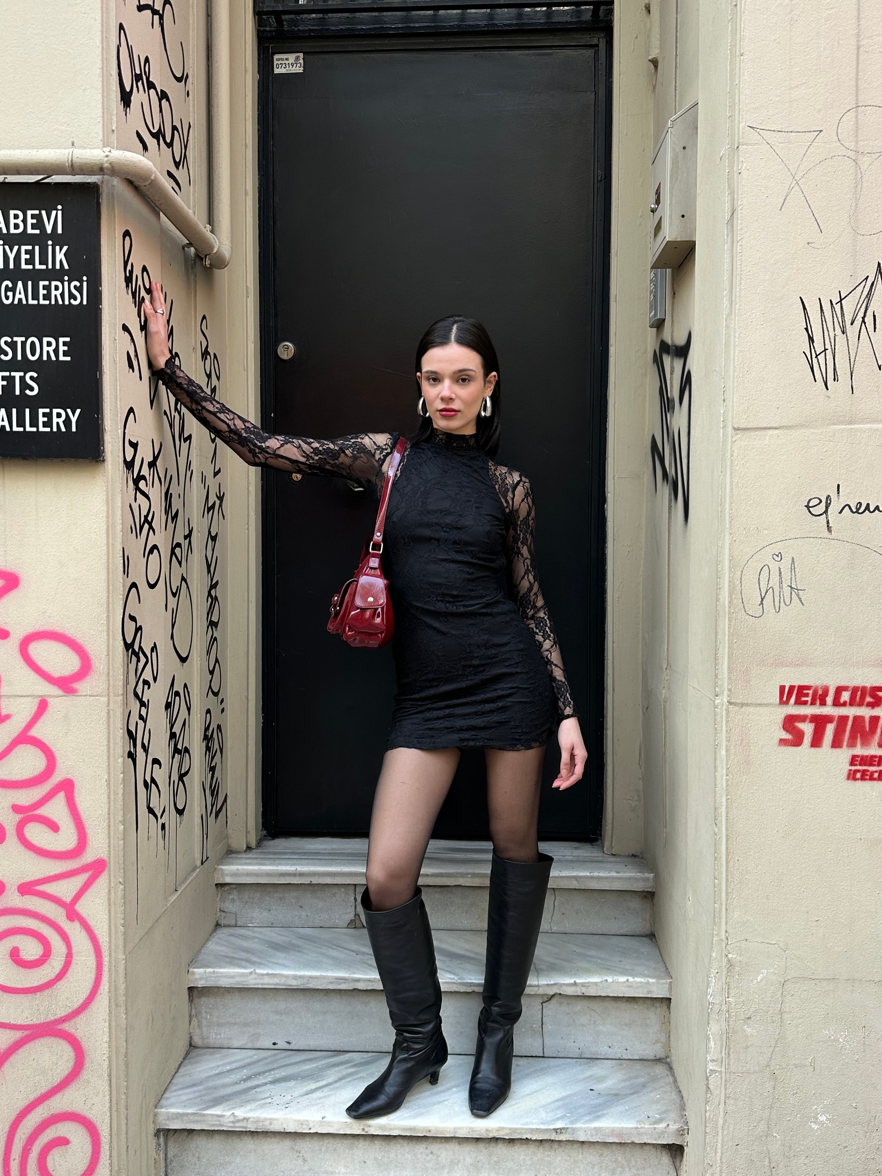 Siyah Dantel Detay Mini Elbise