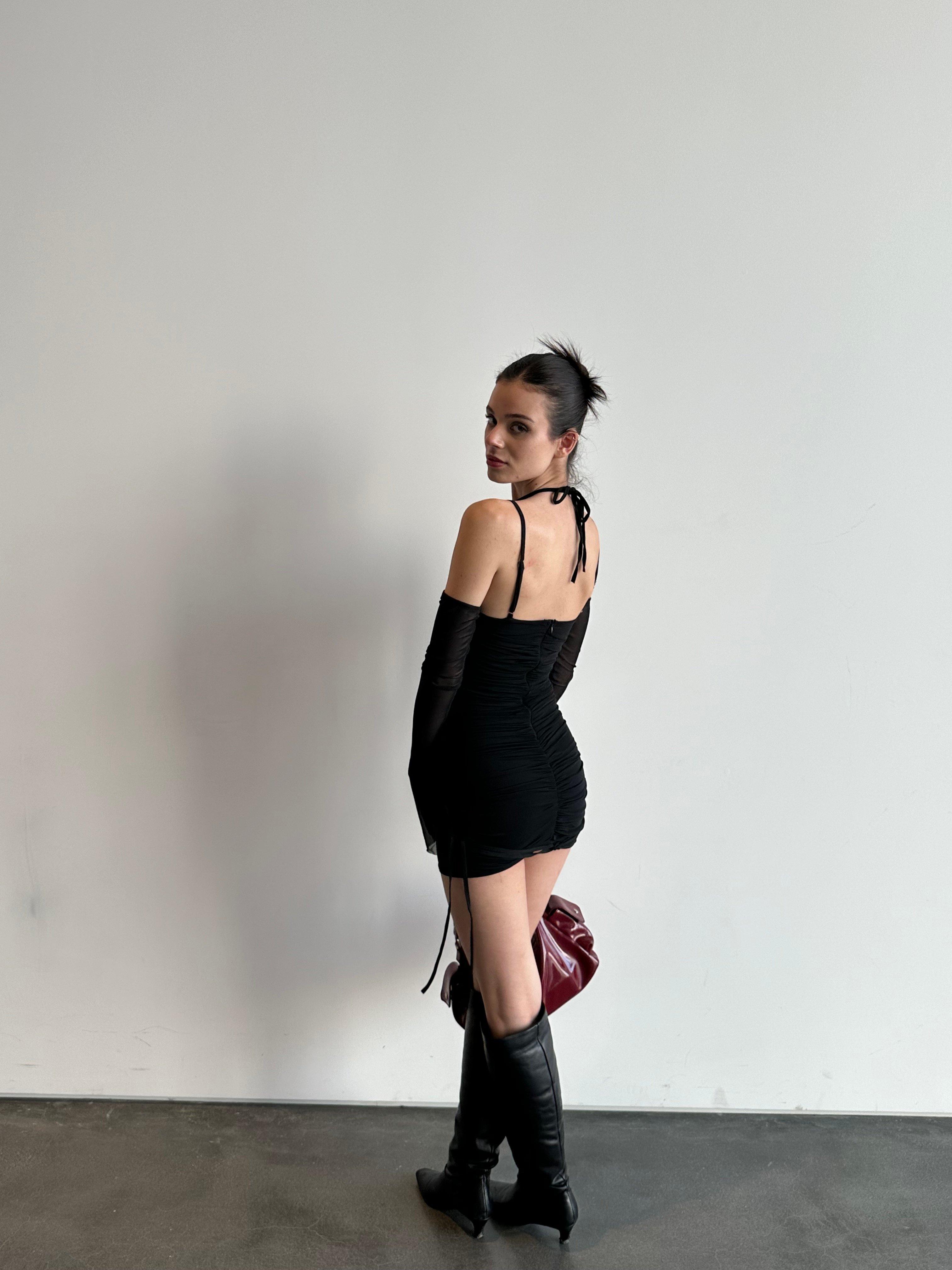 Oviana Siyah Sırt Dekolte Mini Elbise