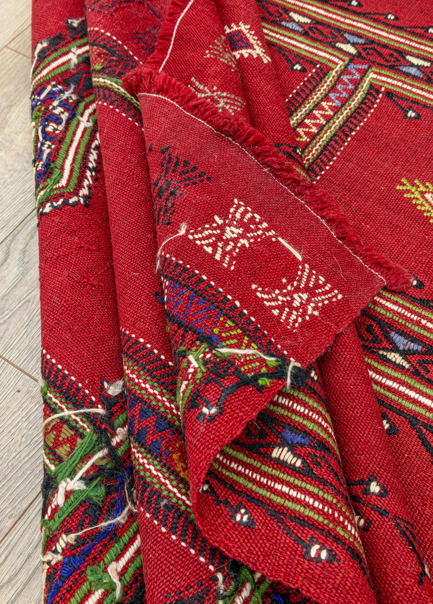 Birgos Anahtar Motifli Yün Kilim 164x225 cm