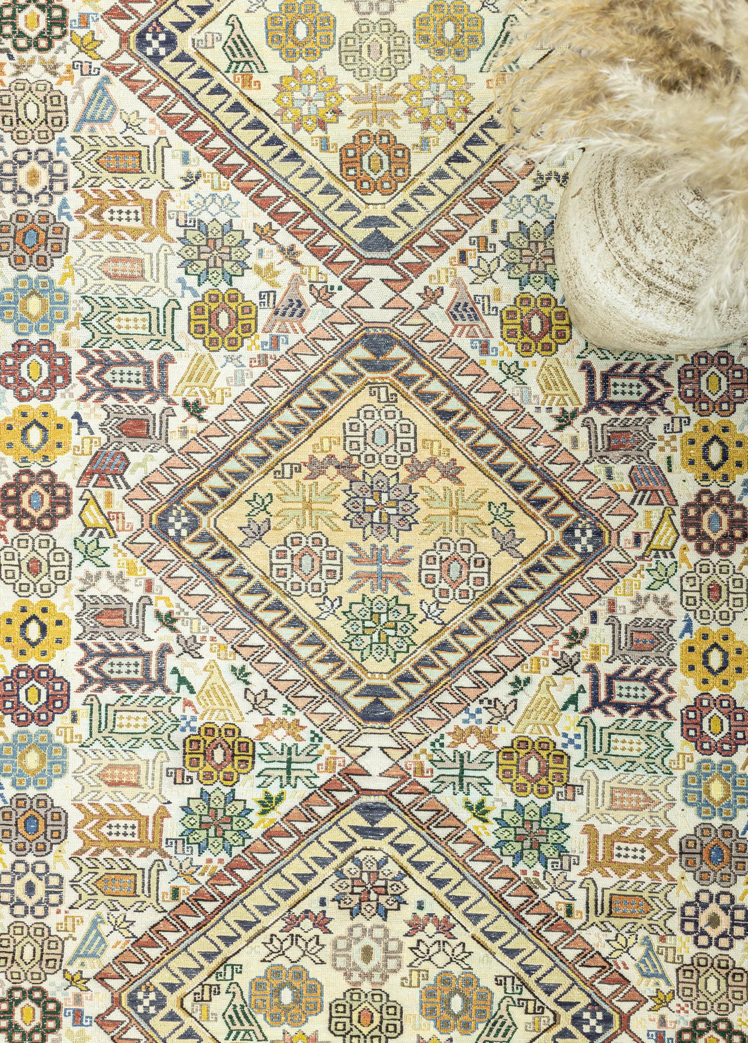 Zahedan Etnik Tasarımlı İpek Kilim 124x217 cm