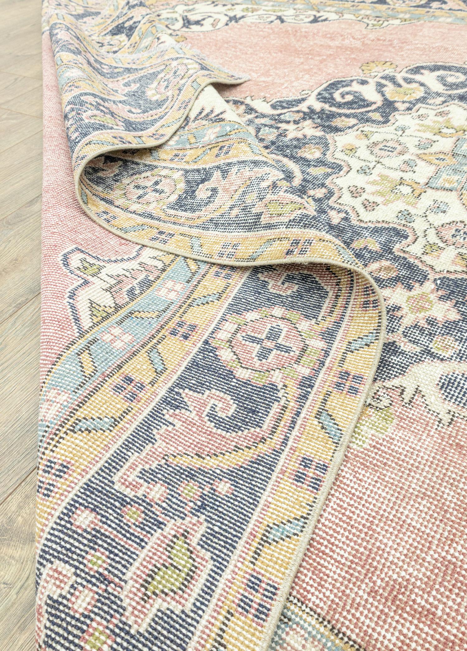 Selik Medallion Patterned Pink Rug 195x325 cm