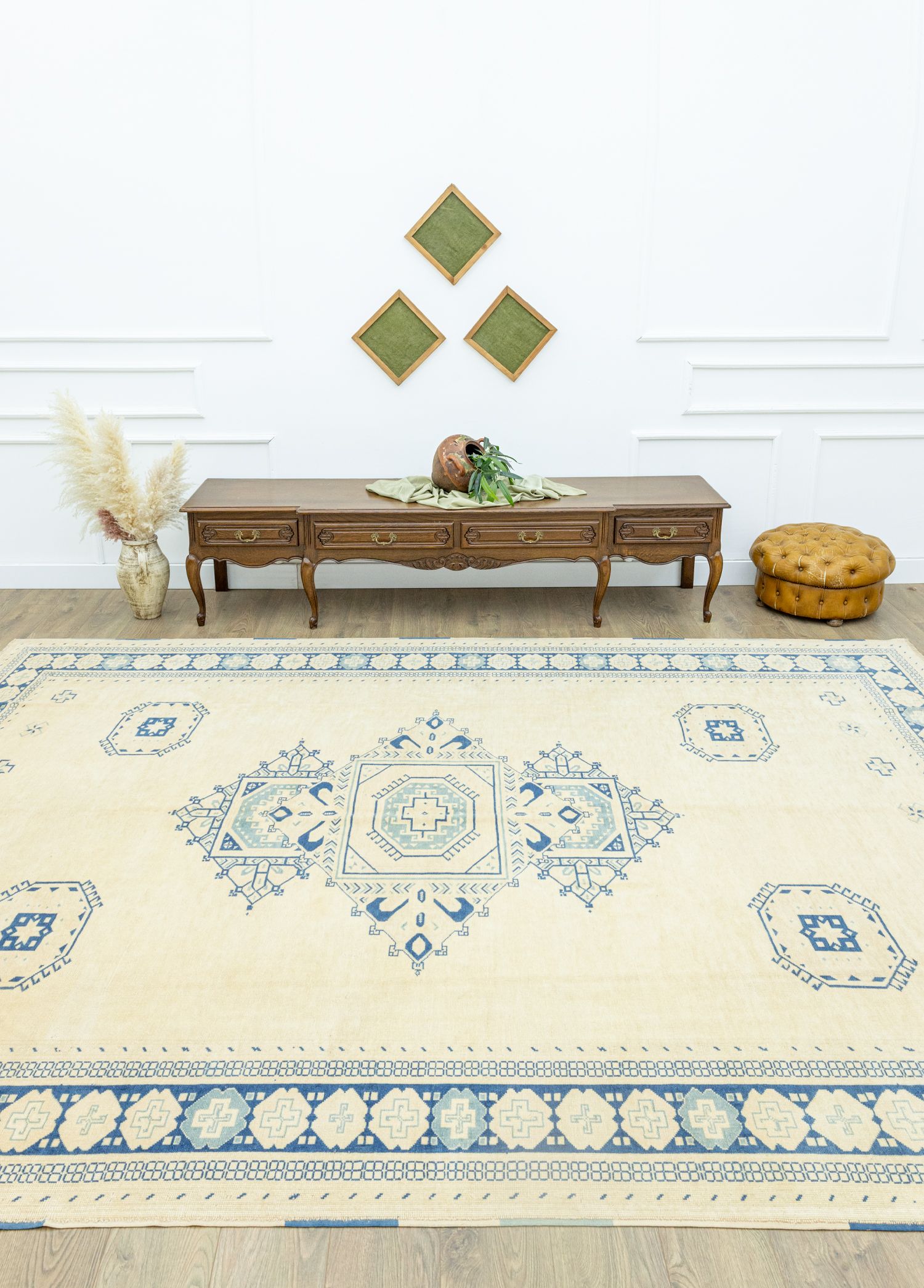 Madra Rustic Handwoven Wool Rug 278x372 cm