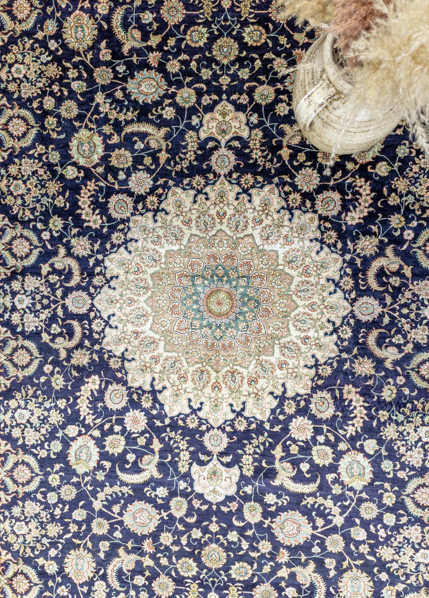 Sandine Madalyon Desenli İpek Halı 184x268 cm