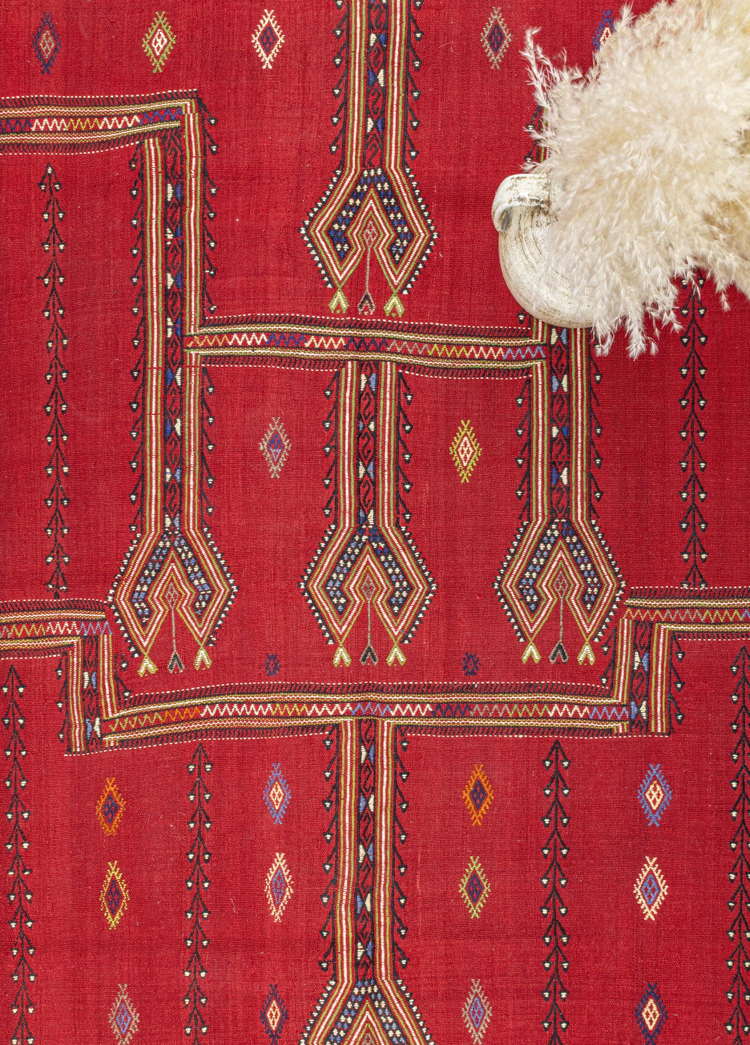Birgos Anahtar Motifli Yün Kilim 164x225 cm