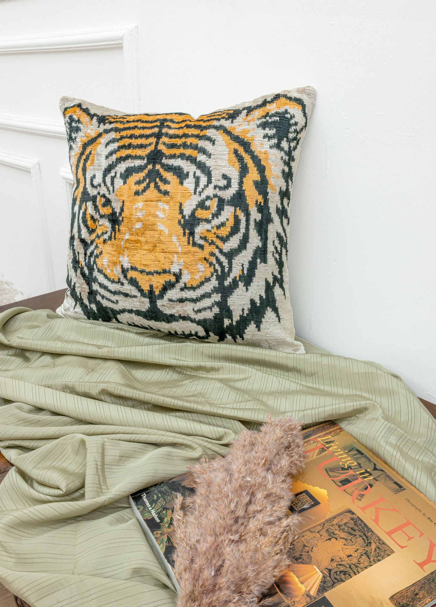 Saya Tiger Pattern Ikat Pillow 50x50 cm