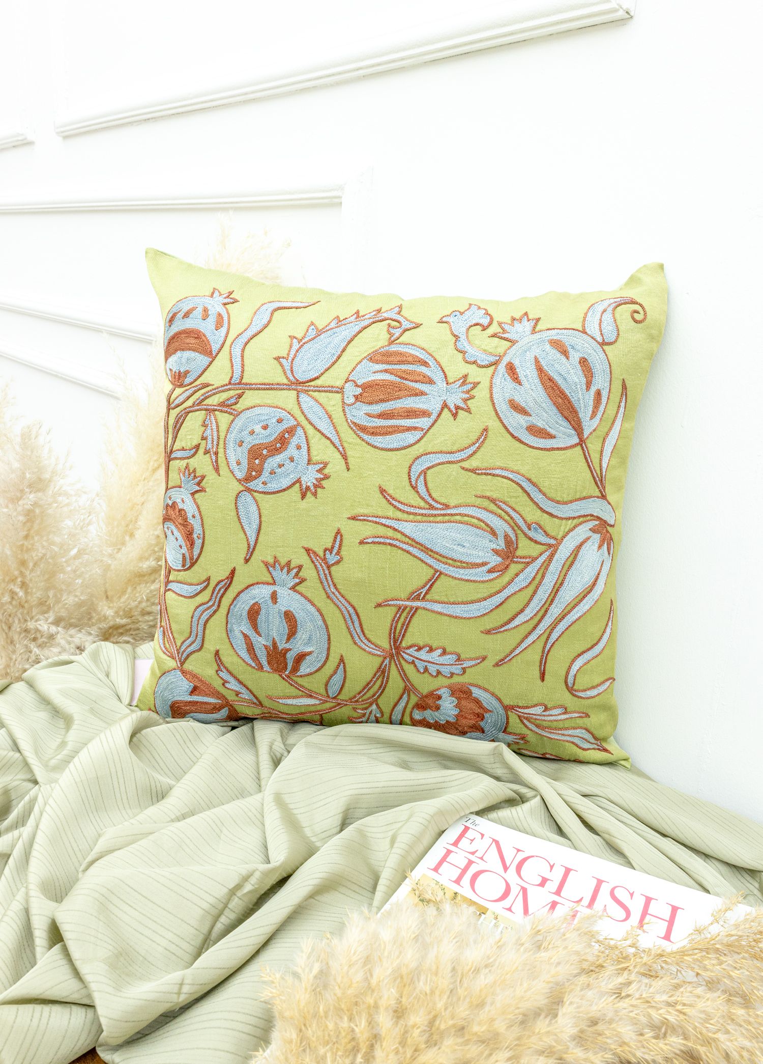  Ahu Floral Design Silk Pillow 45x45 cm