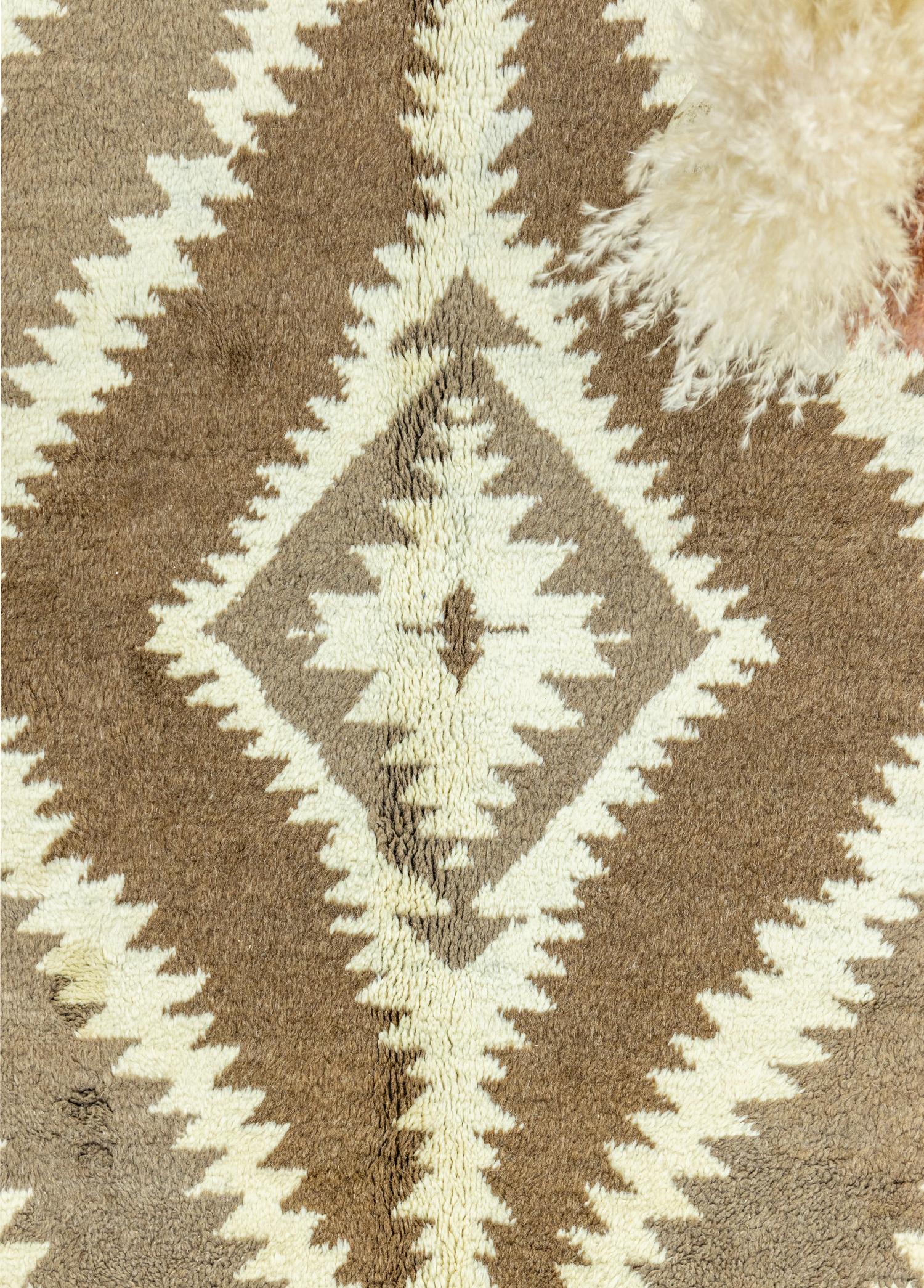 Kozlu Geometric Pattern Hand-Woven Rug 286x331 cm