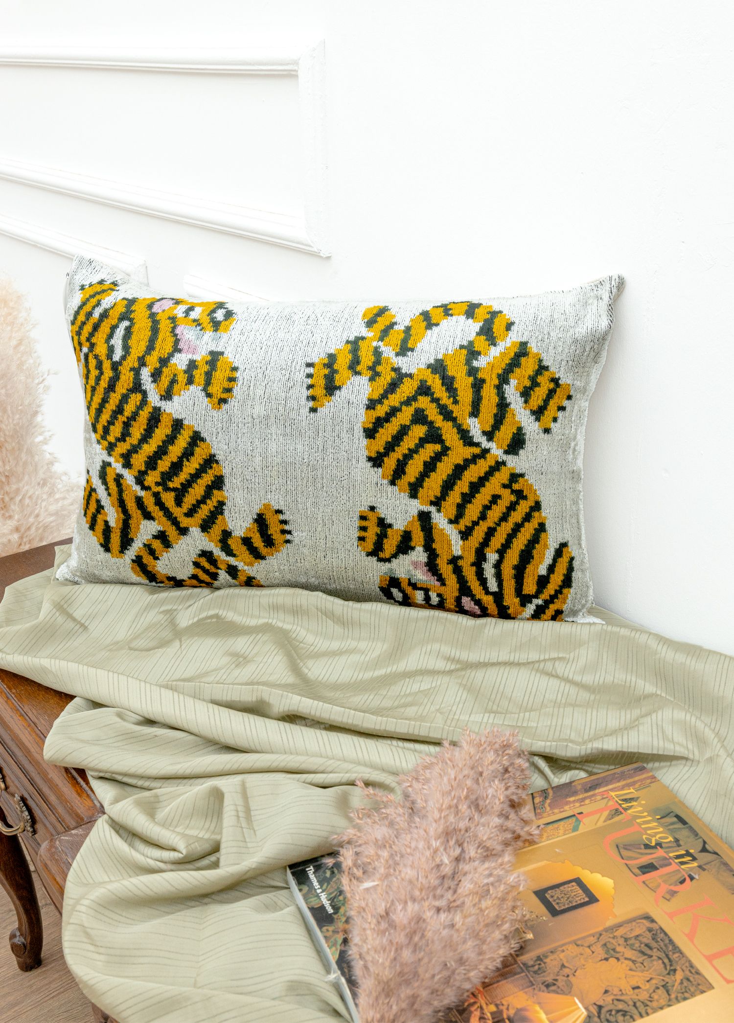 Azel Handmade Ikat Pillow 60x40 cm