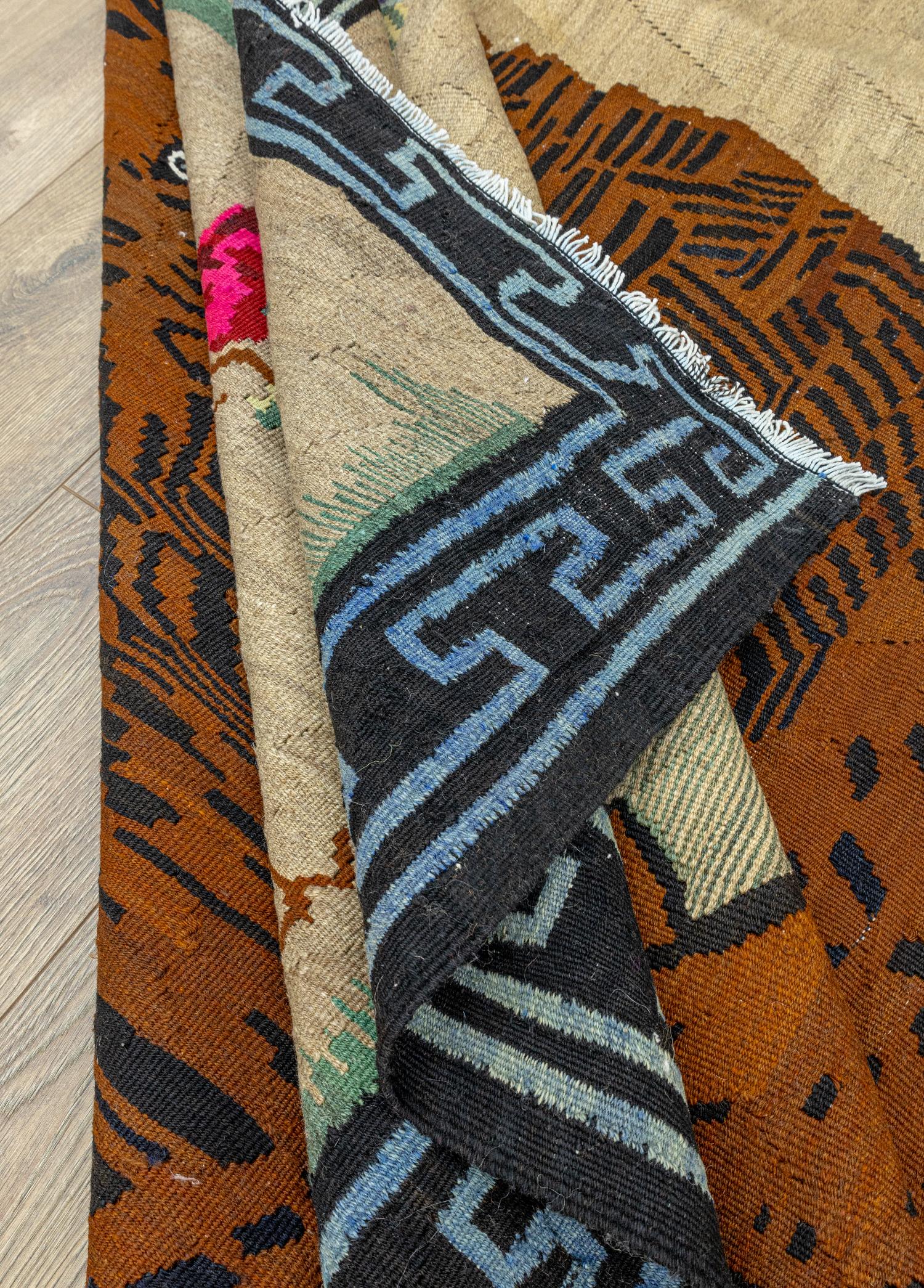 Terra Aslan Desenli El Dokuma Kilim 177x263 cm
