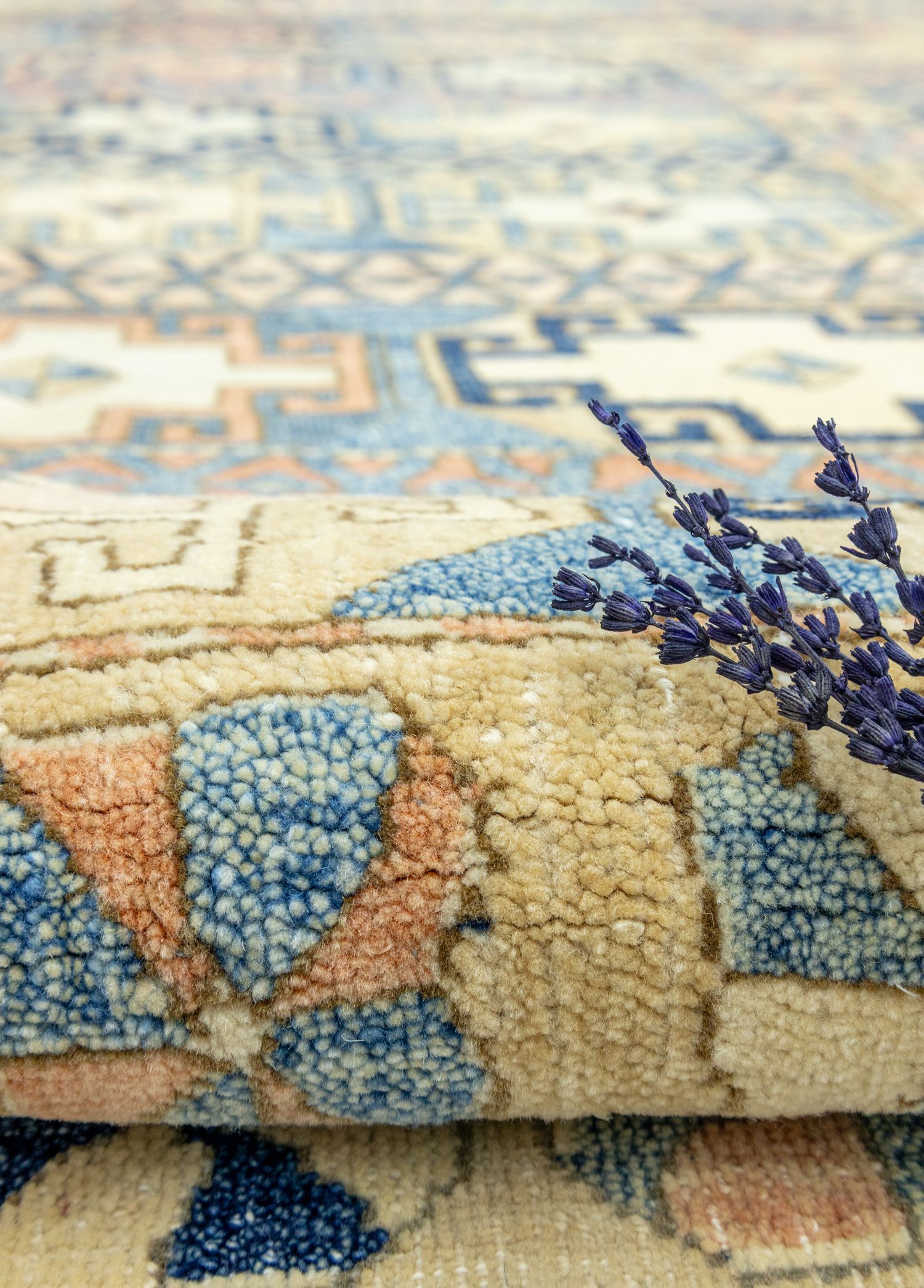 Roza Primitive Designed Handwoven Rug 163x255 cm
