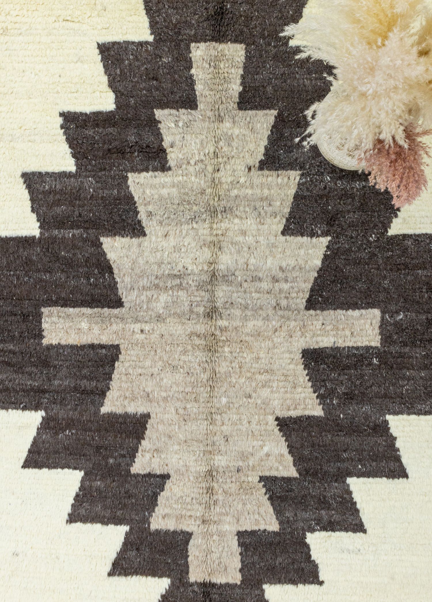 Eftal Modern Large Hand-Woven Wool Rug 330x450 cm